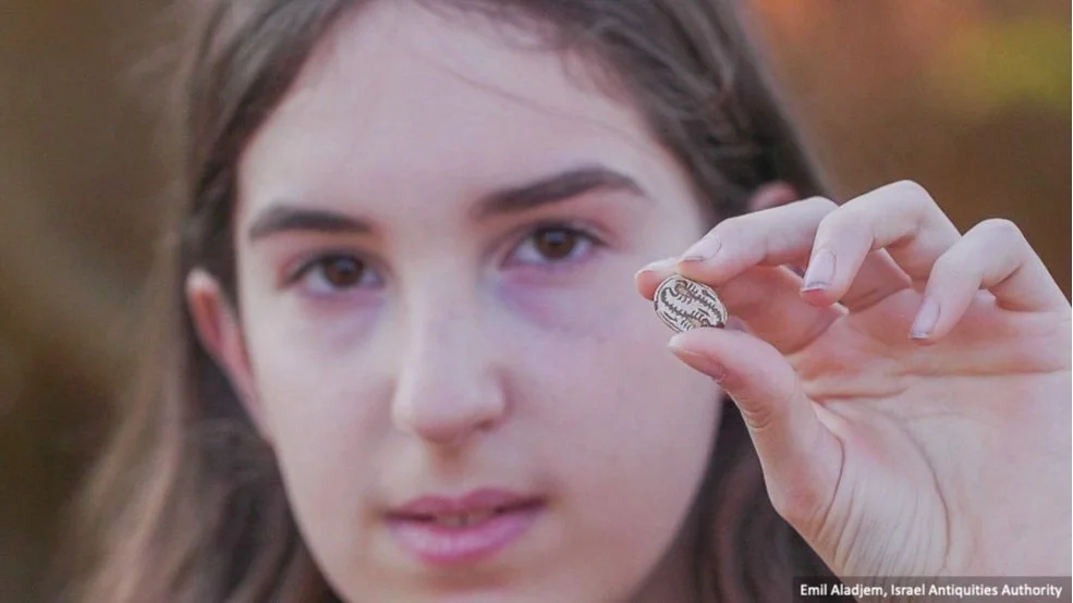 A young girl discovered a 3,500-year-old Egyptian amulet