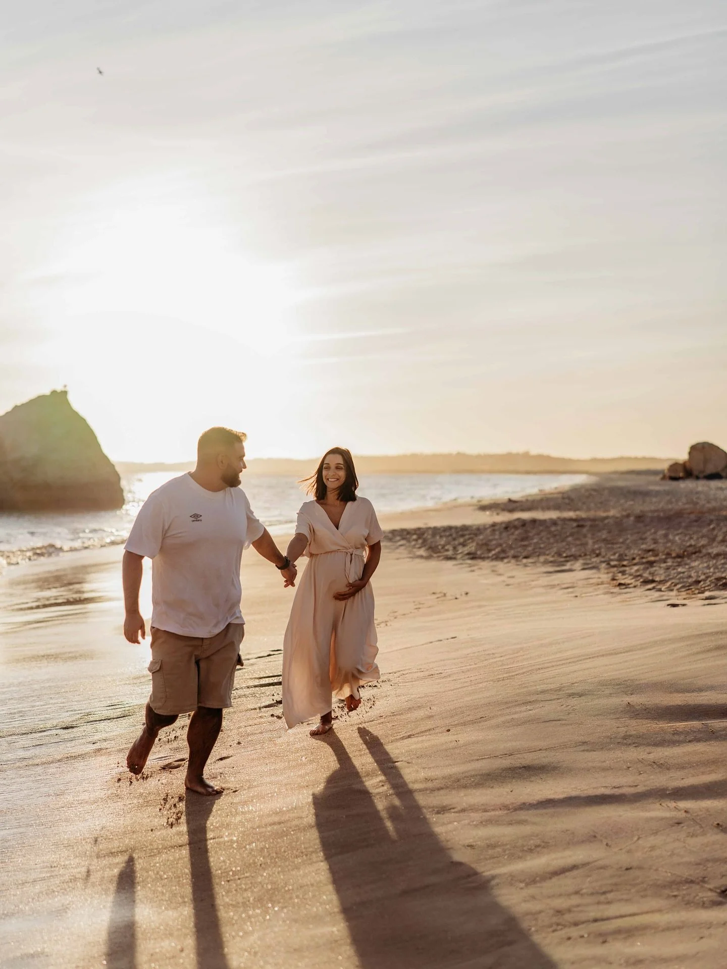 Wanneer het hele plaatje klopt 🥺 zo&rsquo;n lief gezin, een stralende mama, een m&agrave;chtige locatie&hellip; helemaal naar Portugal om de allermooiste beelden te kunnen vastleggen - en ik zou het zo opnieuw doen. Dat gevoel na zo&rsquo;n shoot is