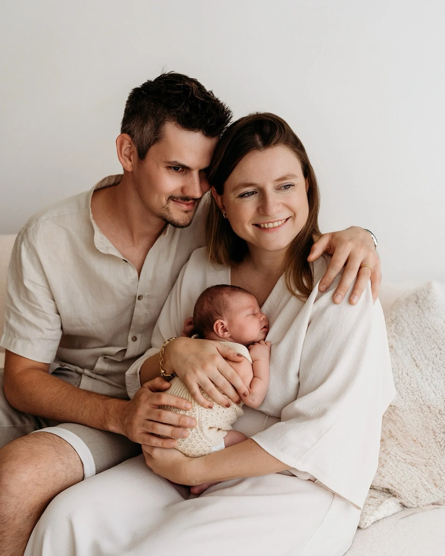 De liefste C&eacute;lise in de studio 🌻

#newbornshoot #naturalnewbornphotography #motherhood #newbornfotografie #babyfotografie #newbornfotograaf #motherhoodunplugged #newbornphotography #fotograaflummen #fotograafhasselt #lummen #hasselt