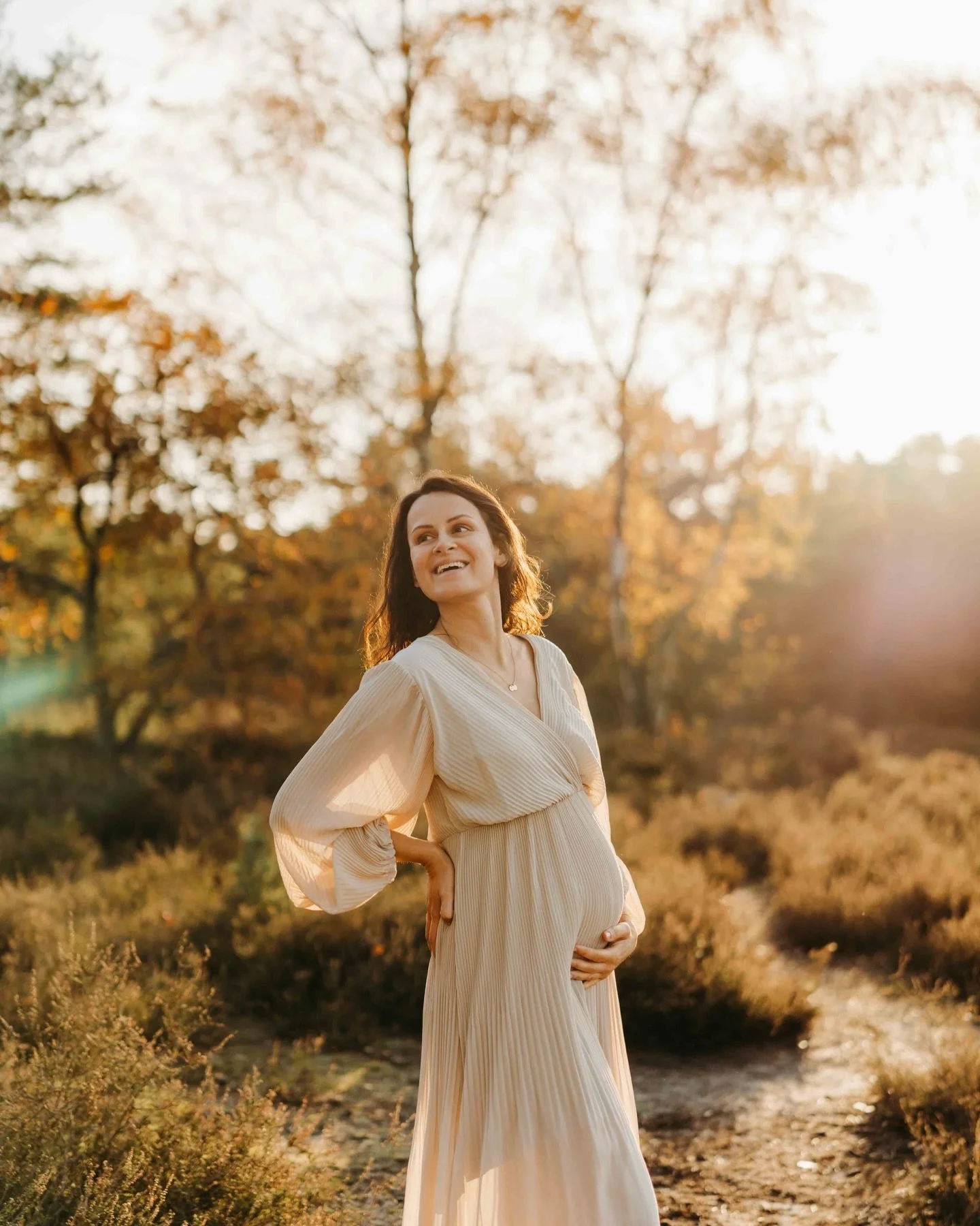 Bijna een gezin van 5 💛 

Veel geduld moeten Phil en Lau intussen niet meer hebben, want de uitgerekende datum komt heeeel dichtbij 👶 Nog eventjes wachten en dan weten ze of het een broertje of zusje is. Wat we wel al zeker weten, is dat die met zi