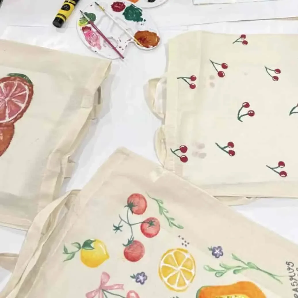 TOTE BAG PAINTING WITH MILLIE