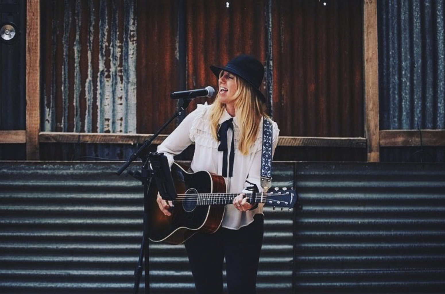 LIVE MUSIC WITH SHE'S COUNTRY