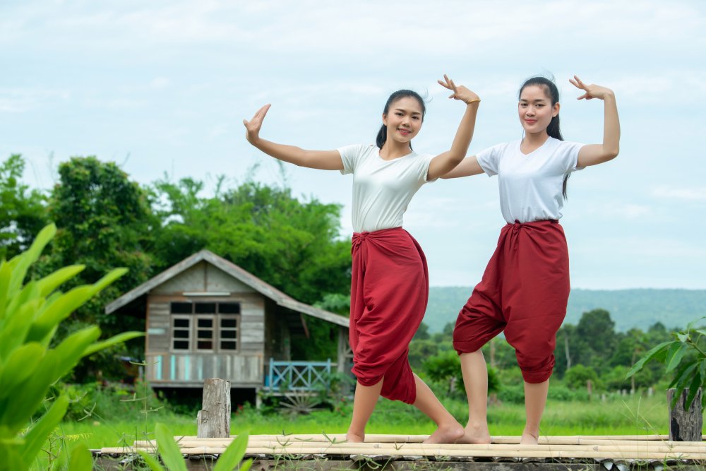 20 Examples of Philippine Folk Dances
