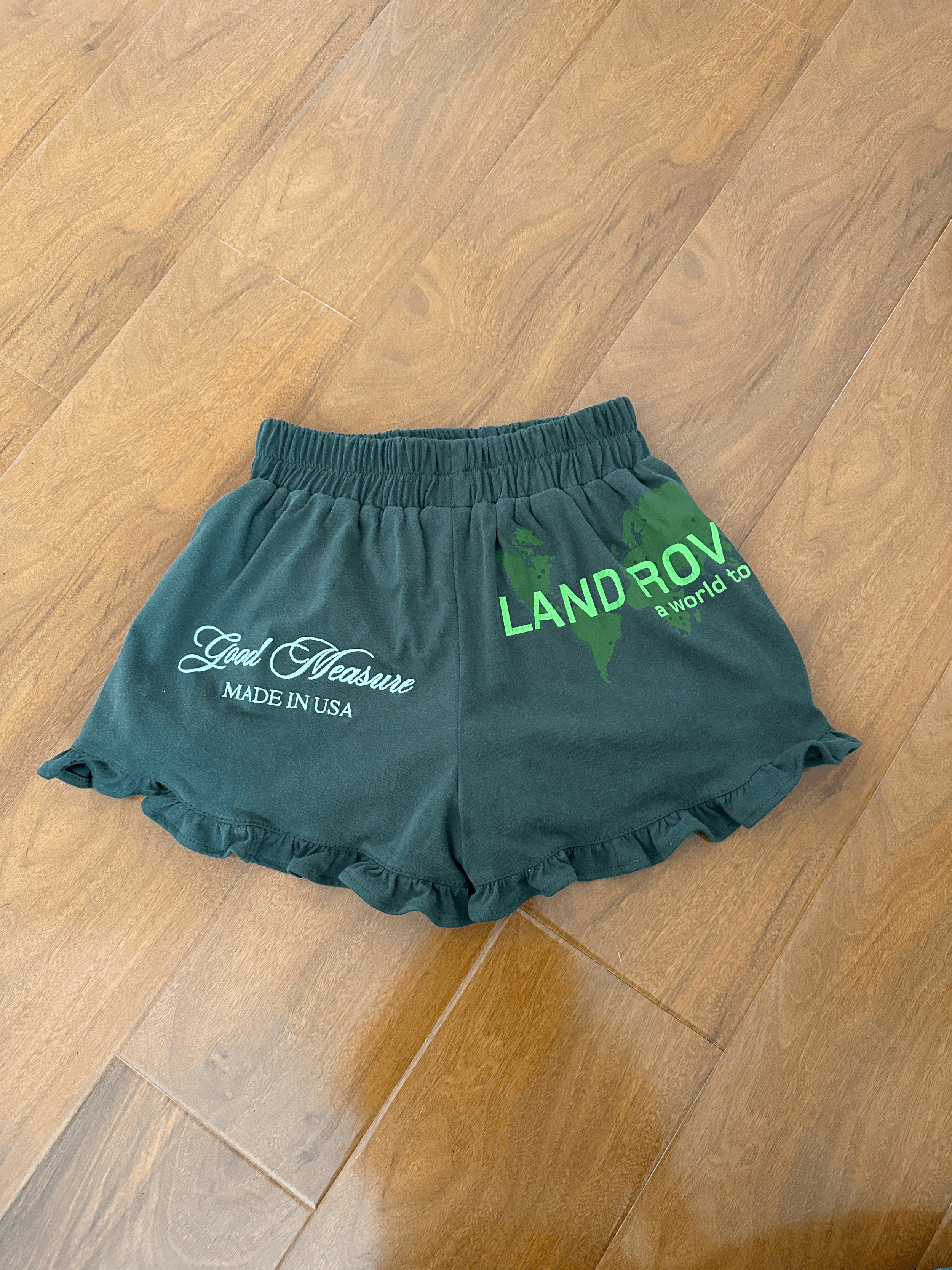 (1) Land Rover