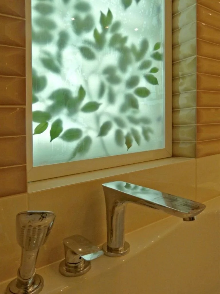 MockOutdoorPlantLight.jpg