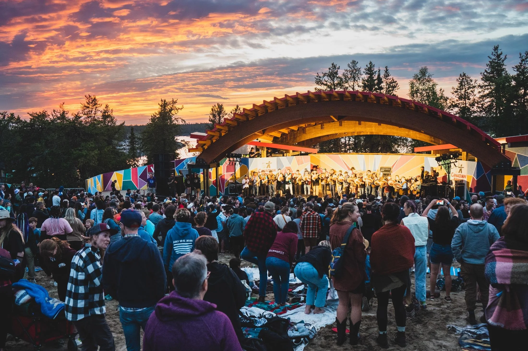 Folk on the Rocks