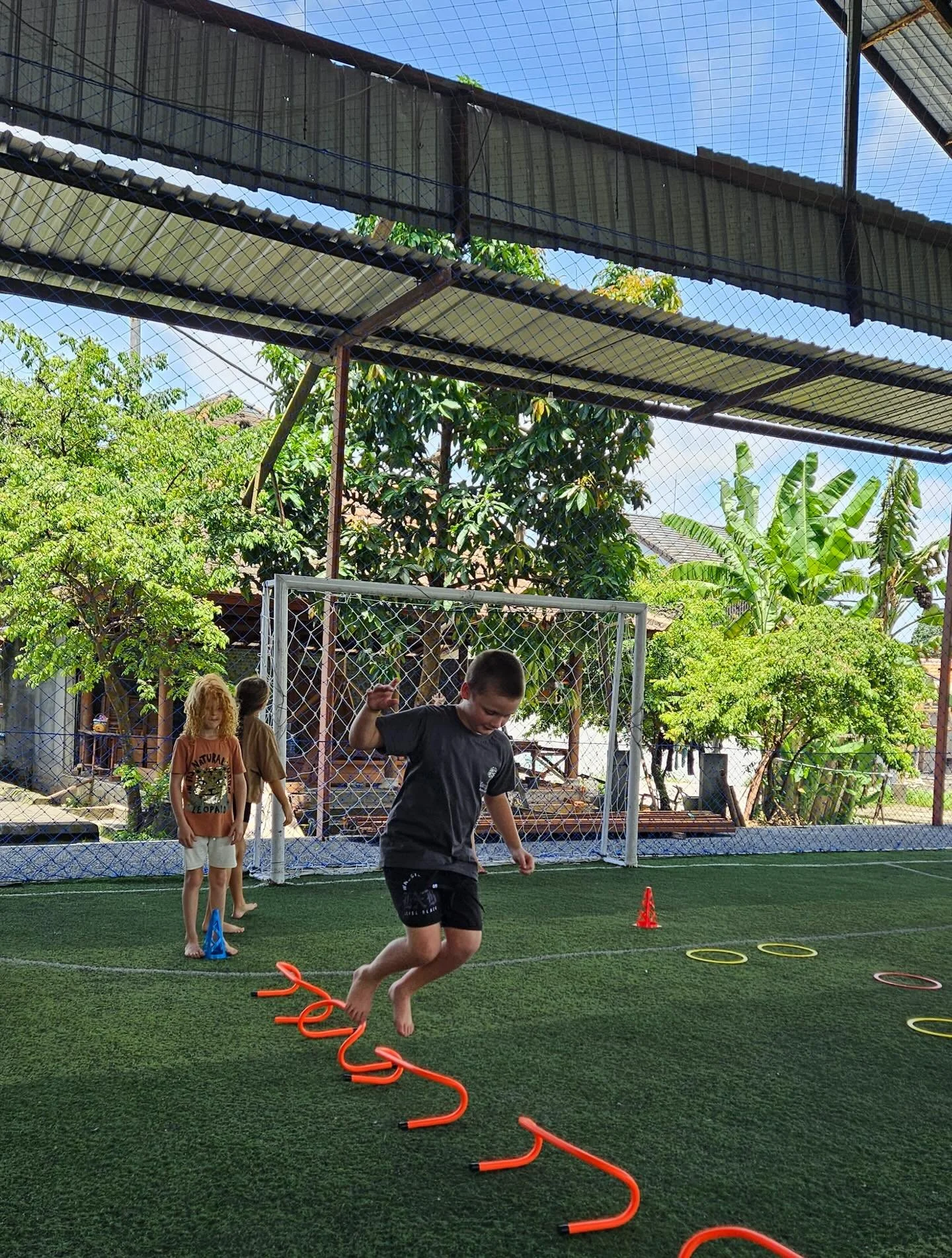 Physical education ⚽️ 🏃&zwj;♀️ 

Sports and physical activity are vital components of our curriculum. This term our students have been honing their agility, coordination, and footwork while integrating strength, balance and endurance. 

Participatio
