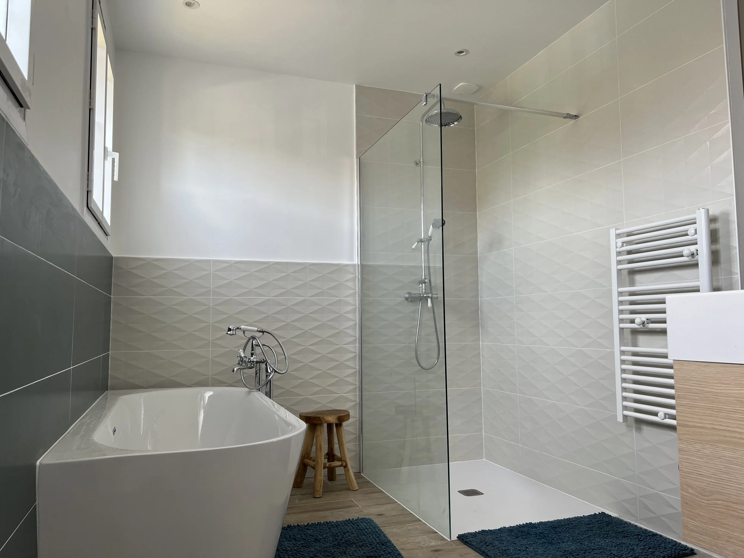 18 - salle de bains suite parentale réalisée.jpg