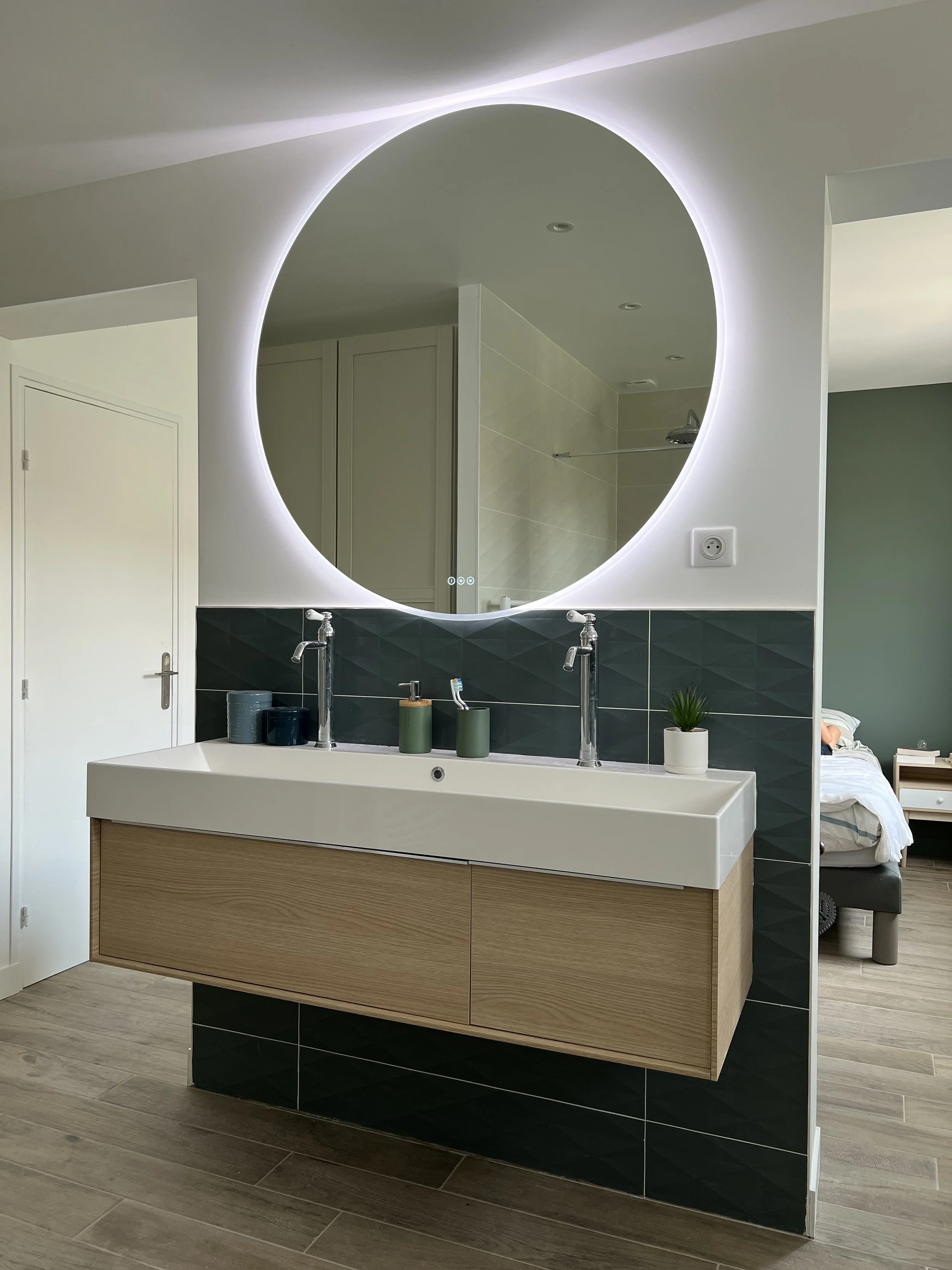 20 - SdB suite parentale réalisée.jpg