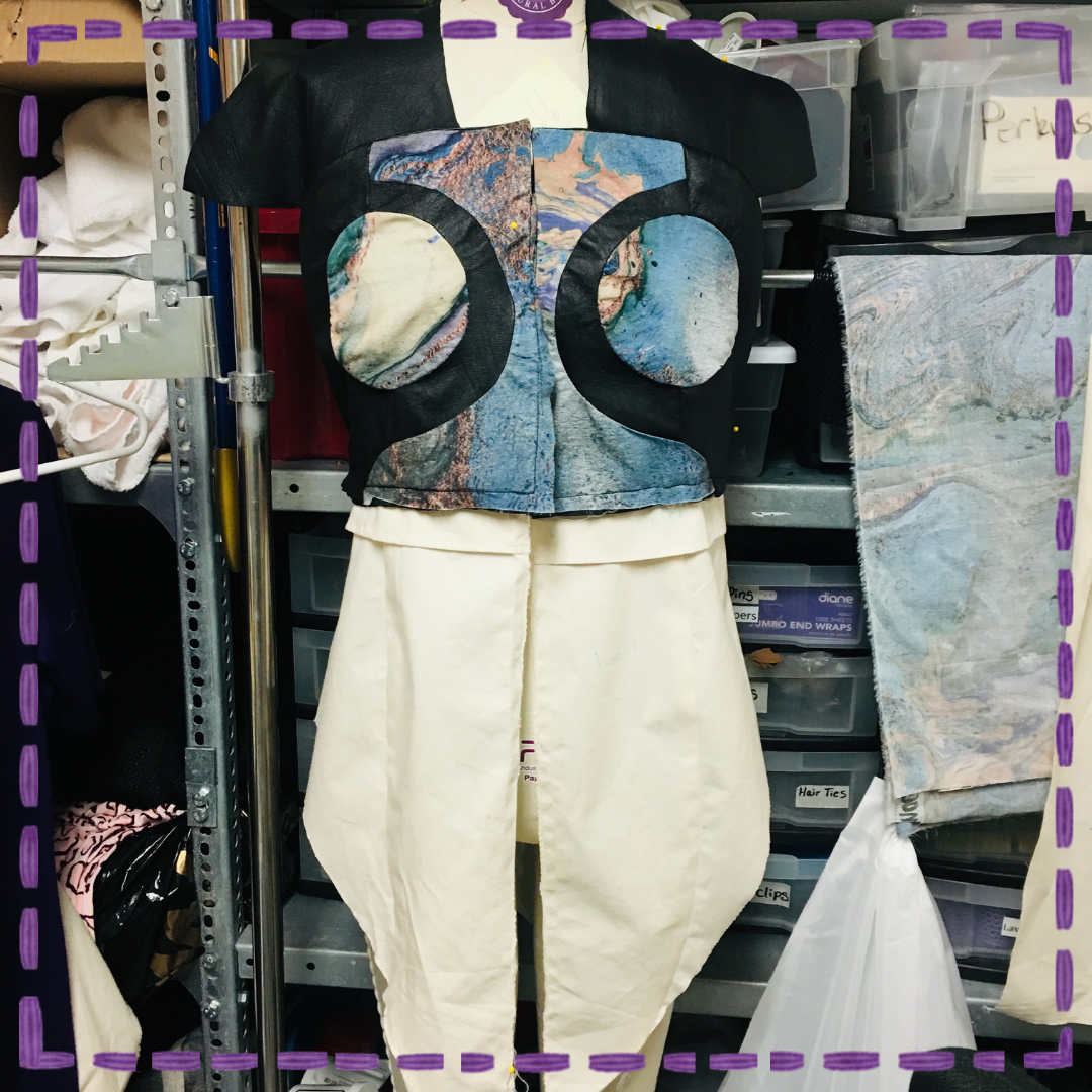 costume