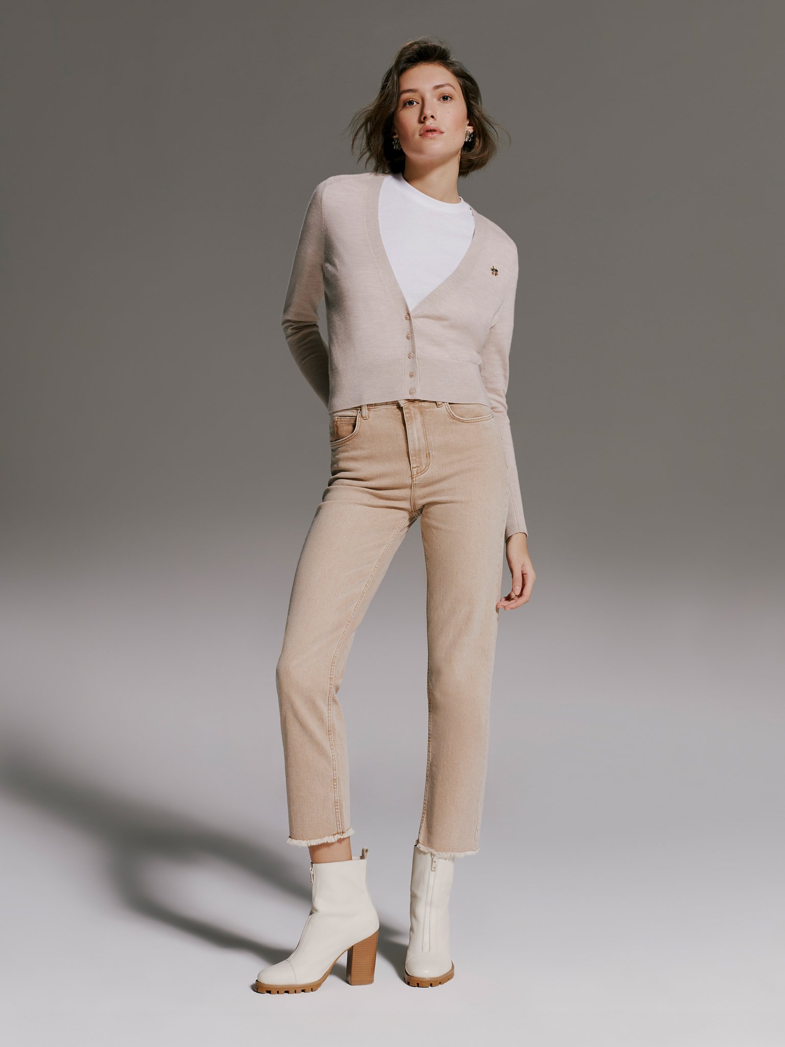 BRANDS_ECOM_4.3 LAYOUTS_120.jpg