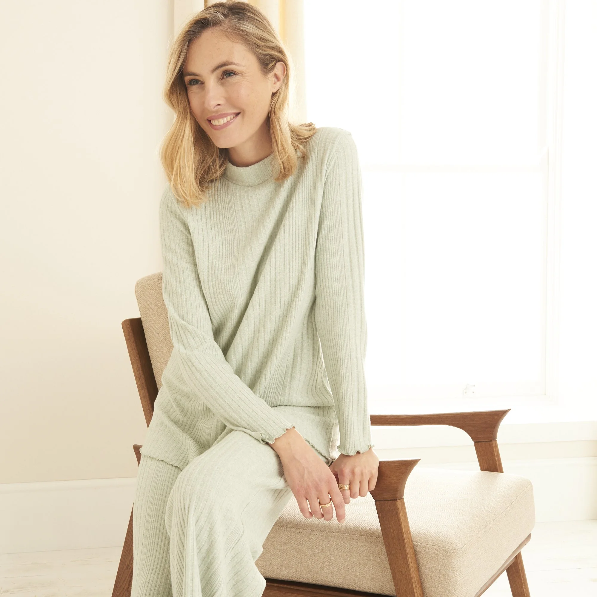 OUTFIT6 - TOP_130.jpg