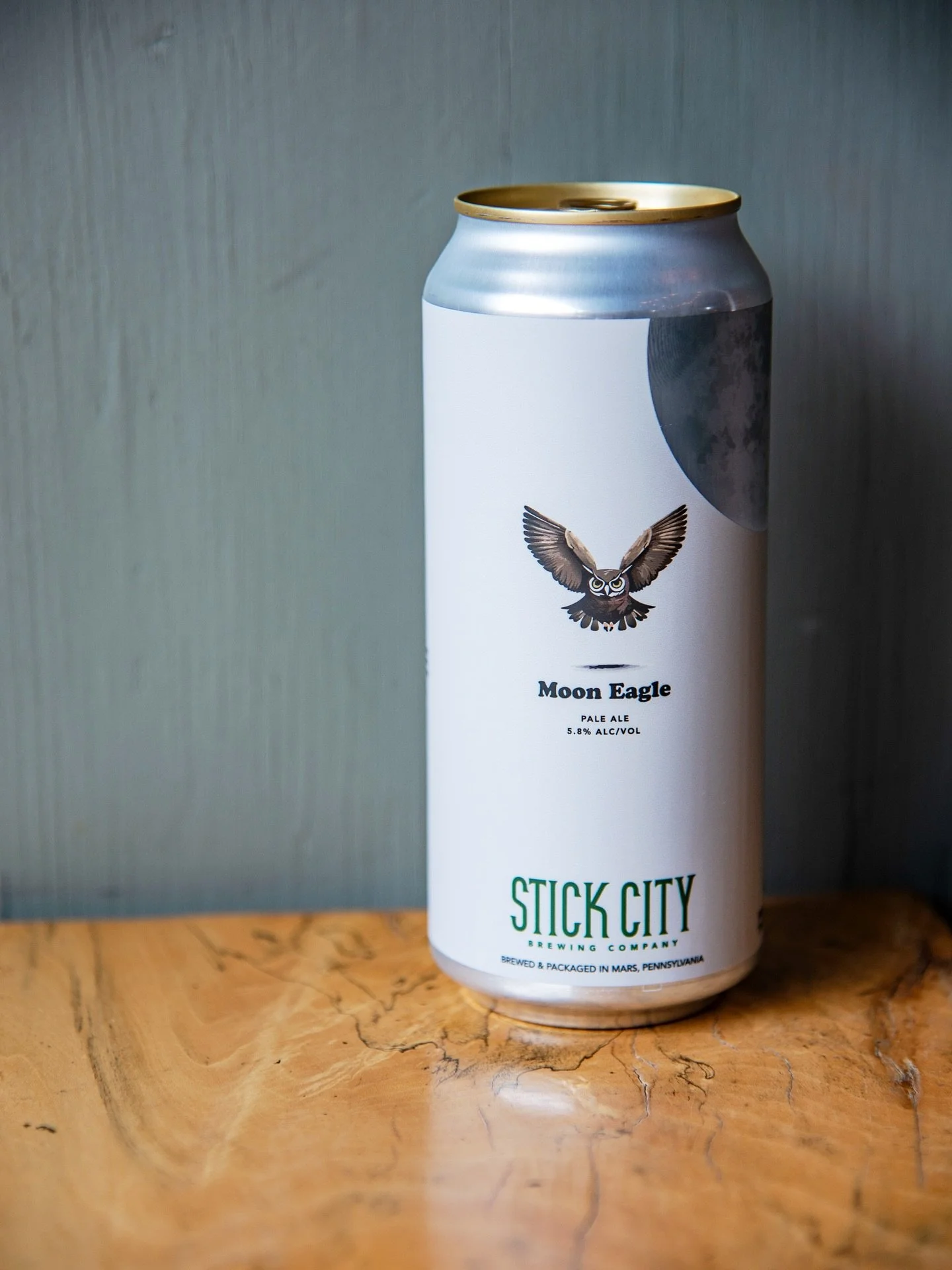 Moon Eagle | Pale | 5.8% alc/vol
.
Moon Eagle has arrived for its 3rd appearance ever in life.  This is a straight-forward, Stick City style Pale Ale. All barley malt, all Nelson Sauvin hops. Balanced aromas and flavors of New World hoppiness with a 