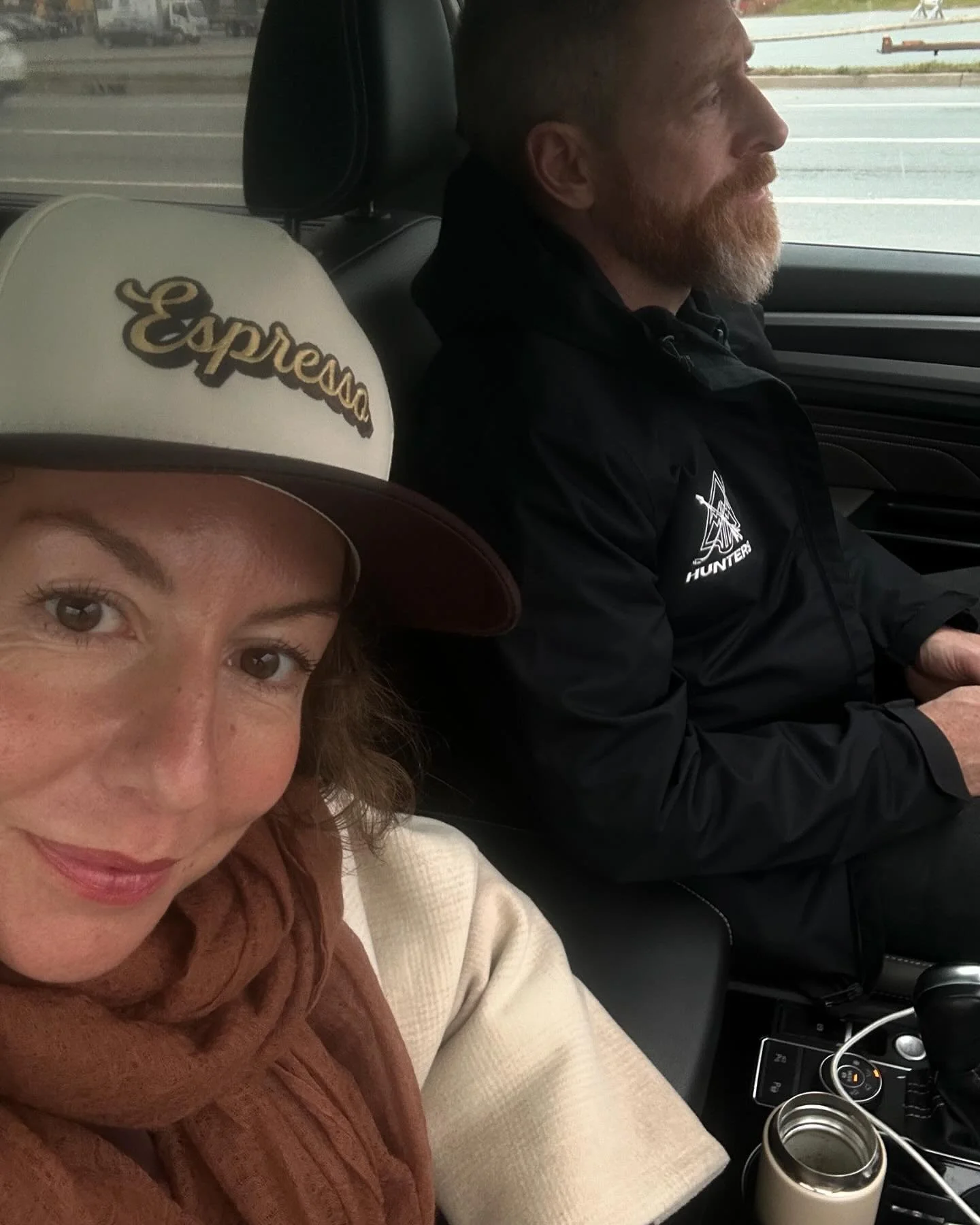 Weekending with the clan like&hellip;

🏒  9x on the ice

🐍  Museum of Natural History 

🥖  Farmers Market

🍣  Dinner as a fam

🌲  Design Market

🏃&zwj;♀️ Workout

Mondays are the new reset days 🤎☕️ 🧘🏽&zwj;♀️ 

Hope you have a great start to 