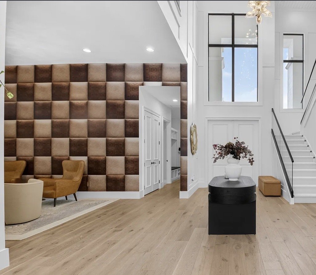 Boca Bridges Foyer Hallway - Boca Raton, FL