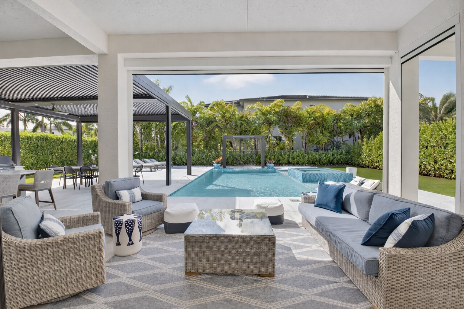 Boca Bridges Outdoor Seating Area - Boca Raton, FL