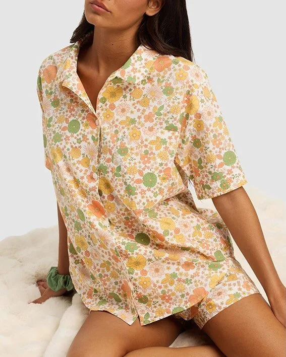 Notre imprim&eacute; fleuri pour les pyjamas @cozyearth 

🌸

Our flower print for the pyjamas Cosy Earth

.
.
.
#studioparistanbul #printdesign #fashion