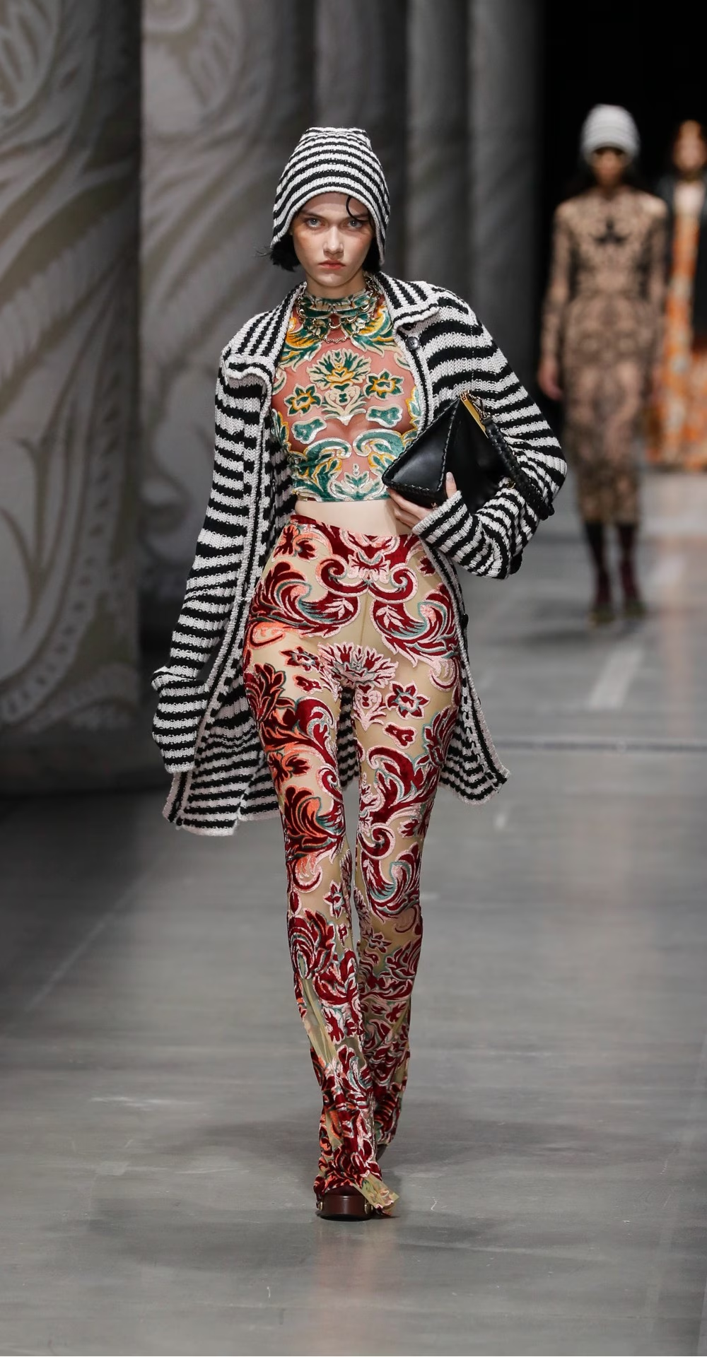 etro r4.png