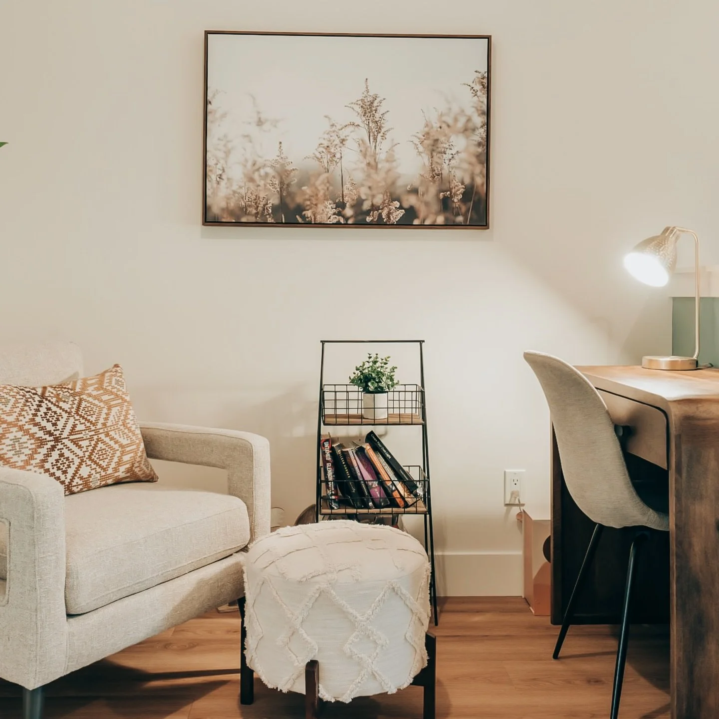 I&rsquo;ve been excited to share this one. It&rsquo;s a 3-bedroom, 2.5-bath home with just over 1,500 sq ft, and it&rsquo;s been so well taken care of that it genuinely holds its own against the new builds around it.

The main floor is open, bright, 