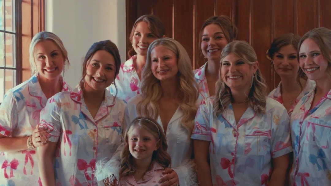 the best possible way to spend the morning of your wedding: with your best girls in matching lounge fits ✨ fuzzy silk pajamas are always a good idea

#houstonweddingvideo #houstonweddings #houstonvideographer #houstonweddingvideography