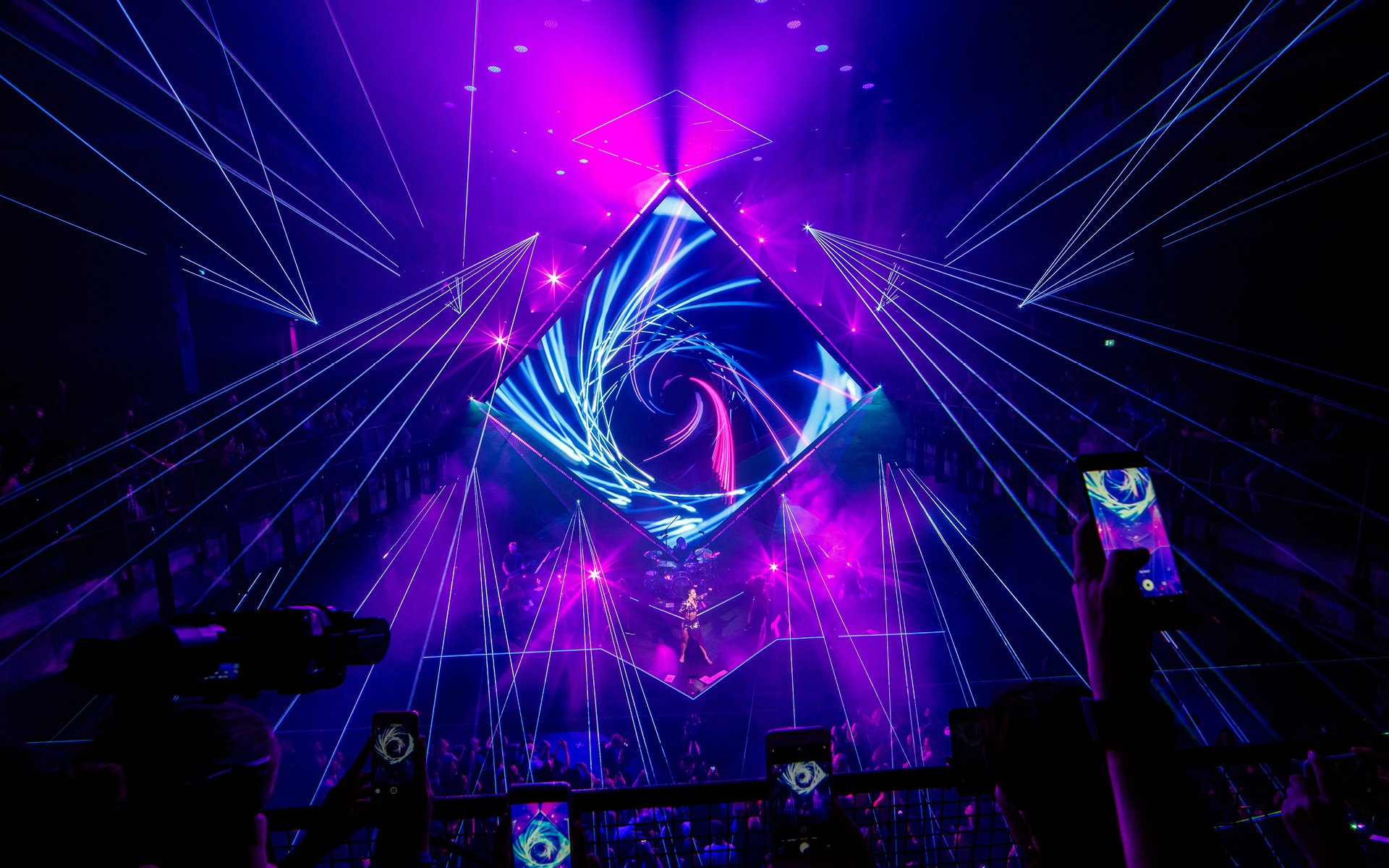 Drawntothelight_Lighting Design6.jpg