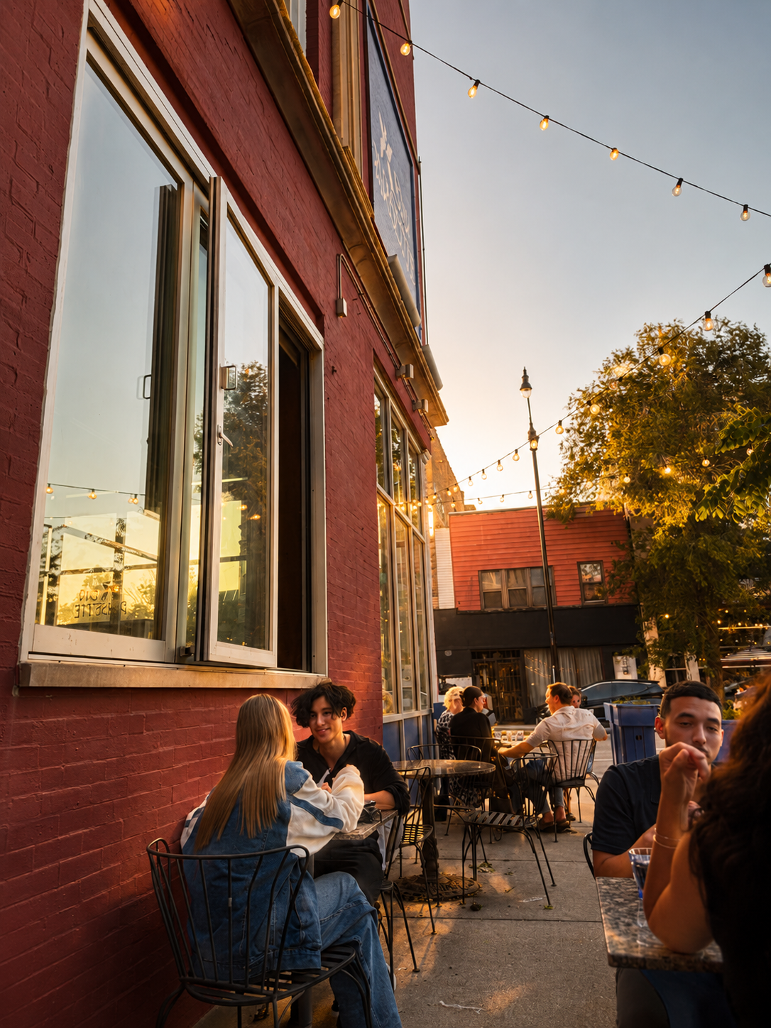Outdoor patio dining at Bar Parisette