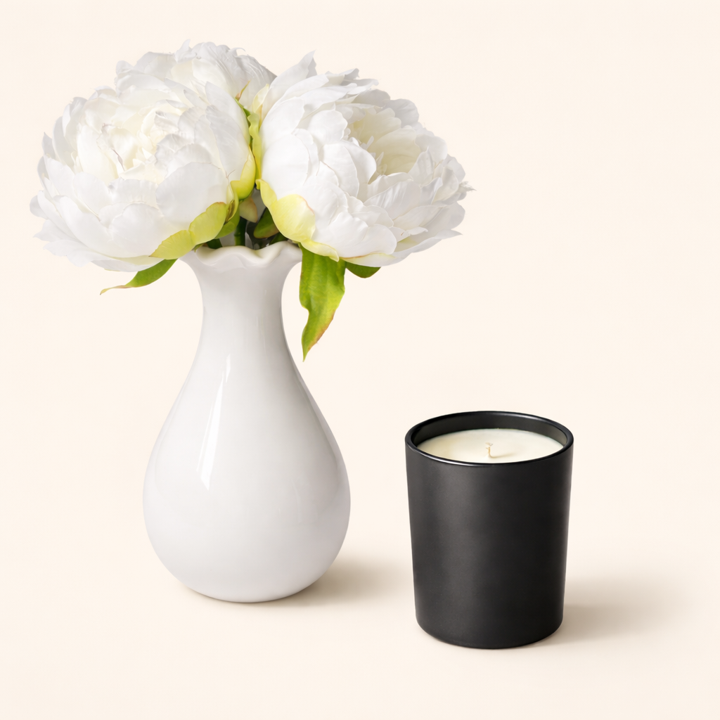 Lustige Blumen und elegante Kerze.png