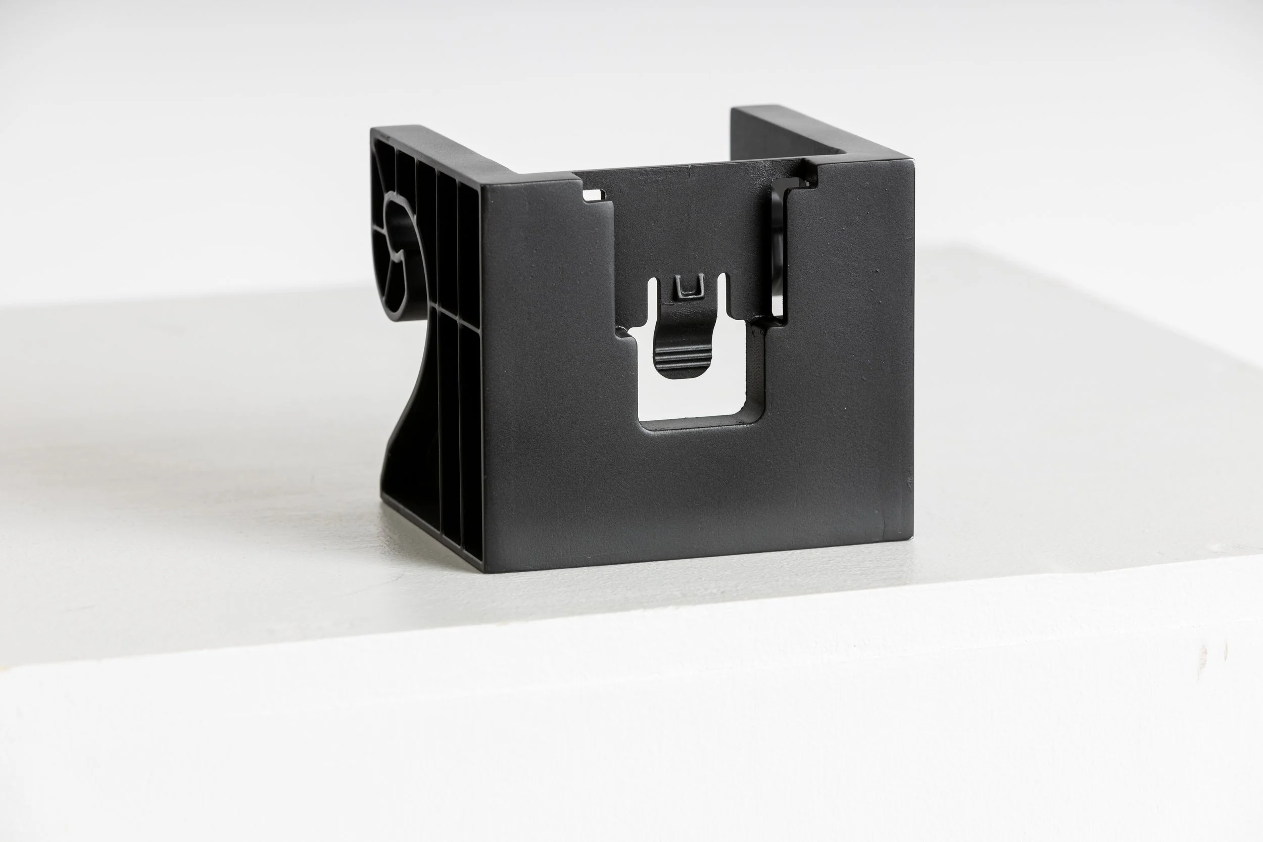 pic studio black mount alone.jpg