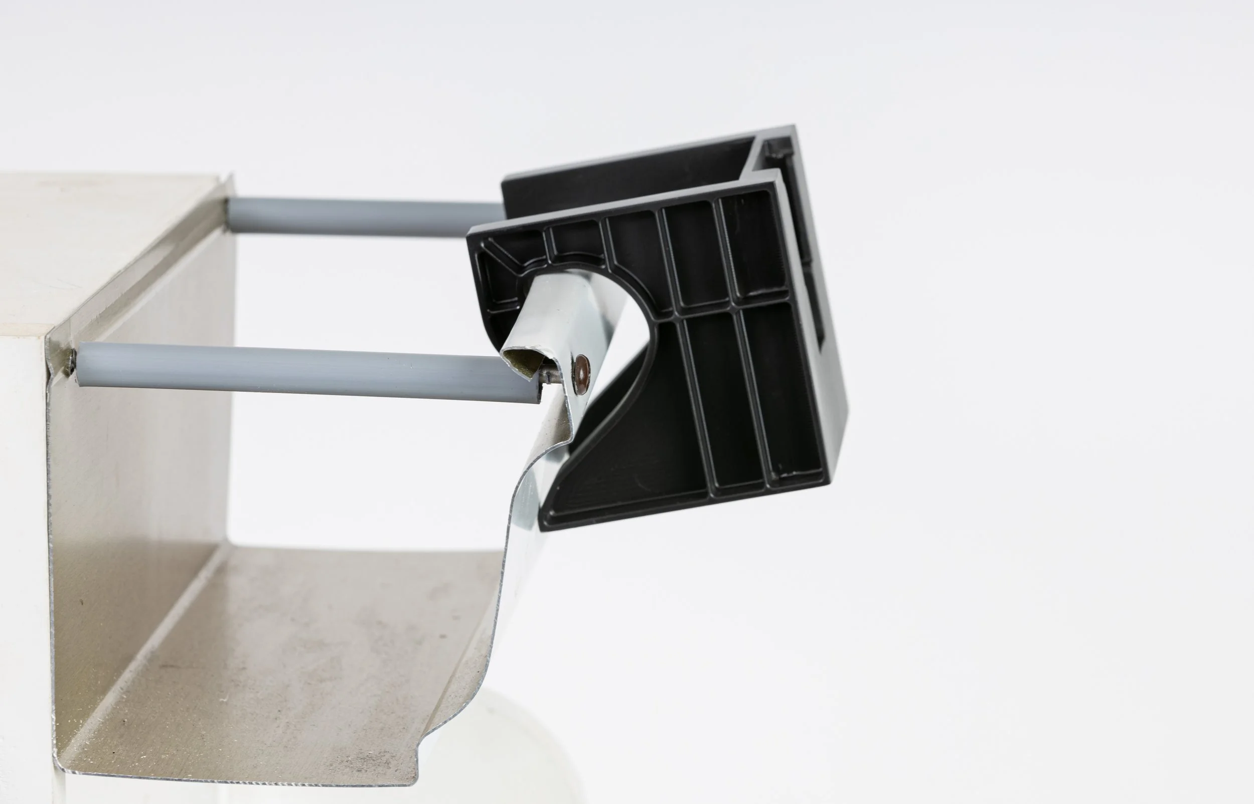 pic studio black mount alone gutter side view.jpg