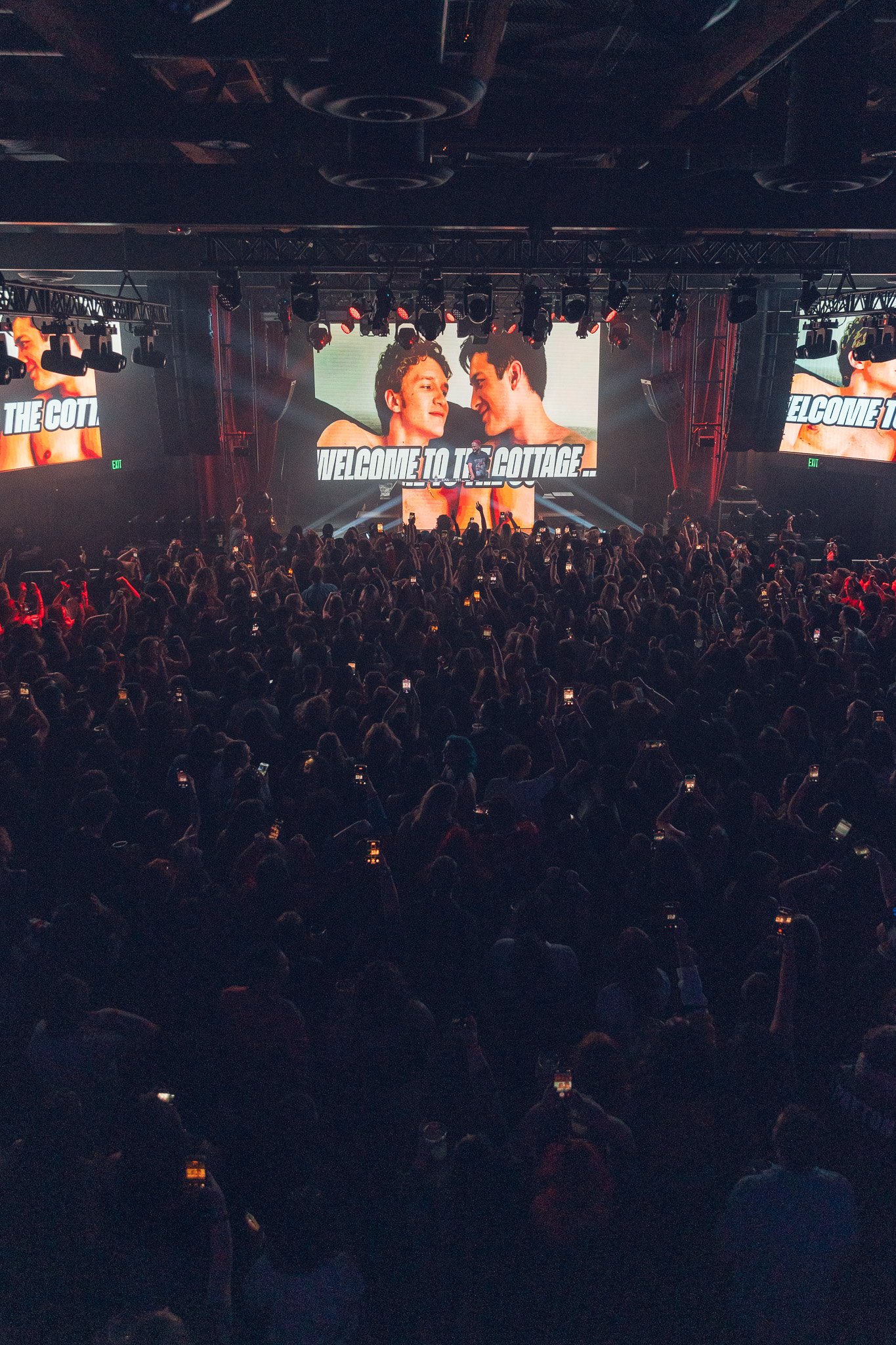 90s LA x Heated Rivalry 