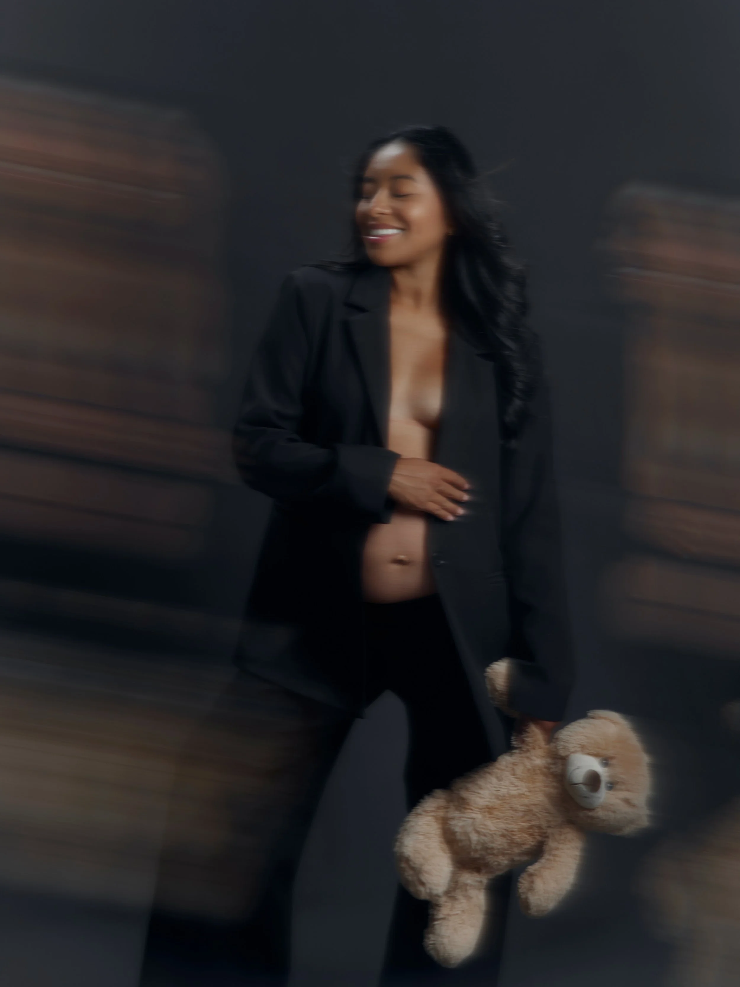 Elegant, feminine, powerful&hellip;🖤

Maternity photoshoot| maternity photographer CT| NYC