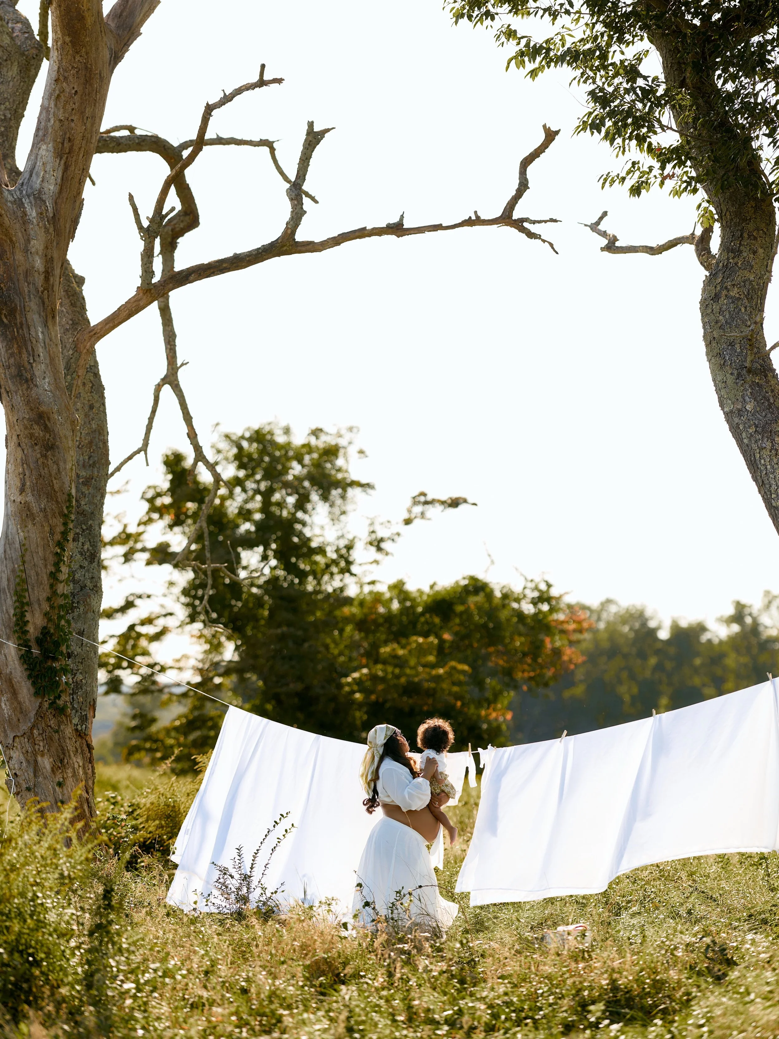 One of my favorite maternity themes for a photoshoot &mdash; the laundry setup 🤍

#maternityphotoshoot📸 #stamfordphotographer📷