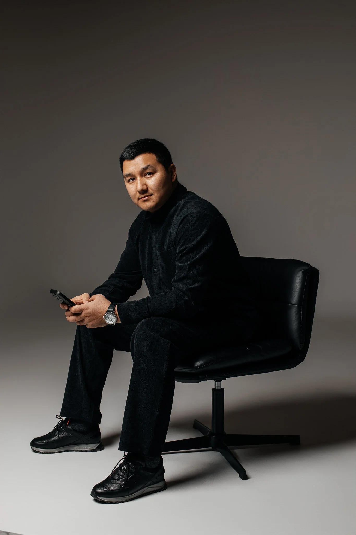 Top Reasons to Choose a Studio Photoshoot Instead of Outdoors in Stamford, CT