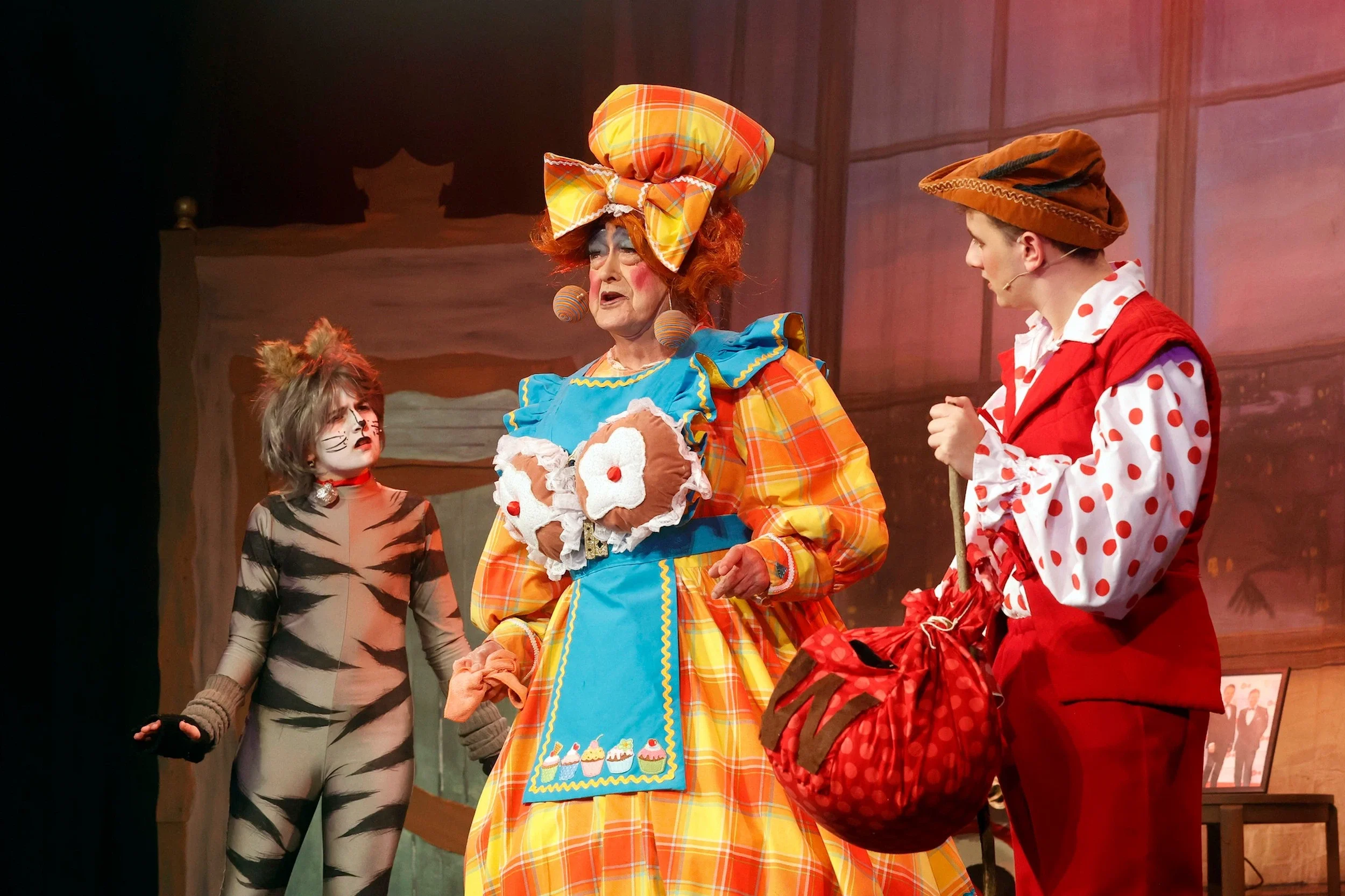 Dick and Sarah the Cook in a performance of this Dick Whittington pantomime script