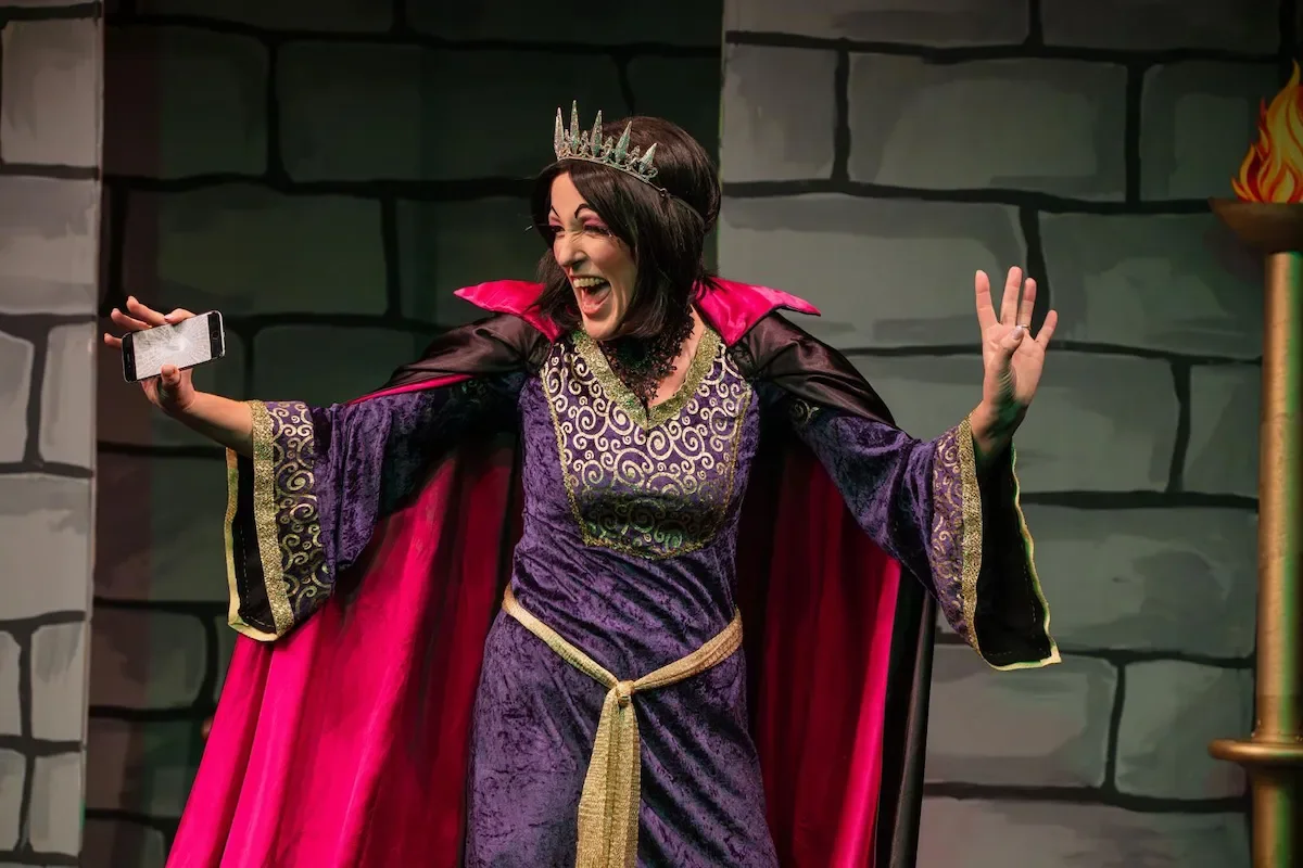 Snow White Pantomime Script Spotlight