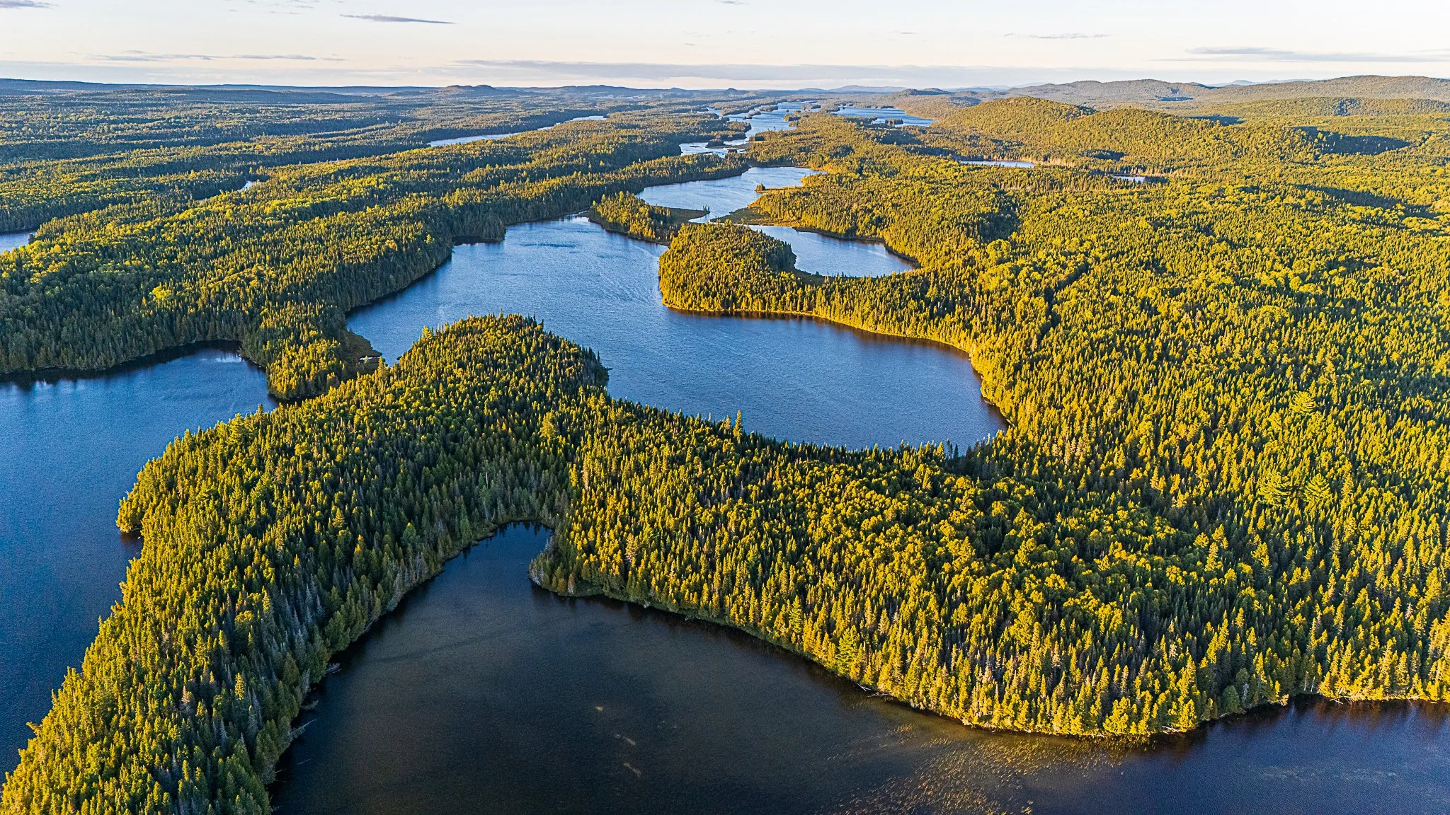 Chaîne de lacs: réserve faunique Duchénier (Bas-Saint-Laurent)