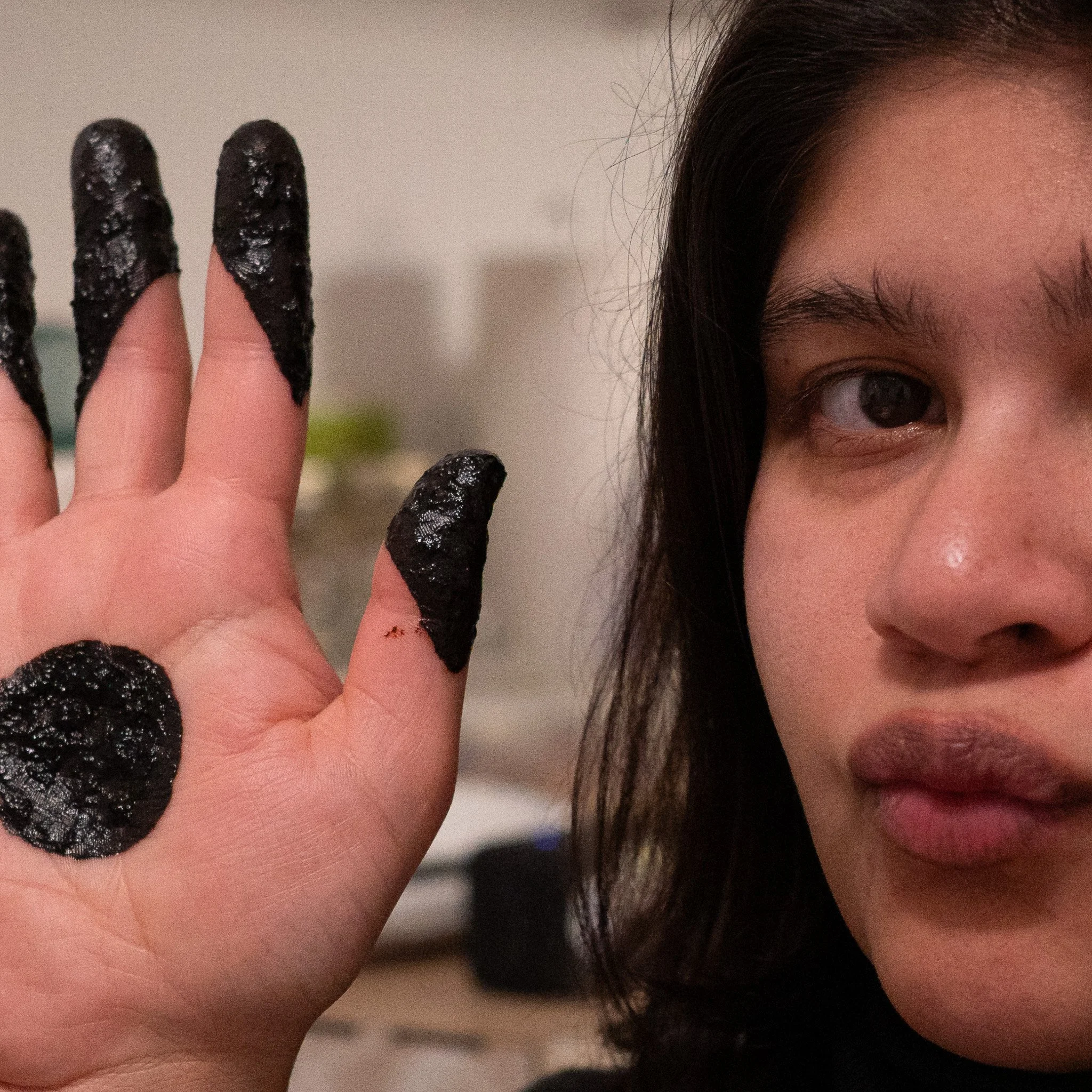 Saturday January 3 Night: Sleepover at Sweet's: this mendhi ruined my hand