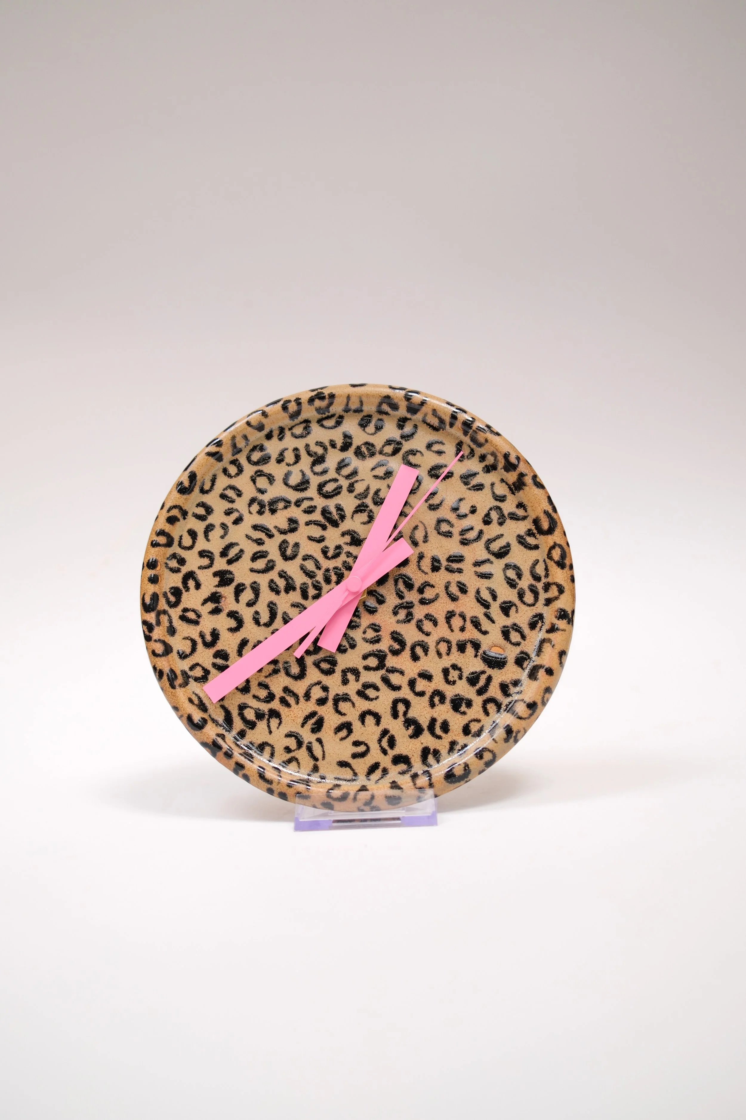Wanduhr Leoprint pink