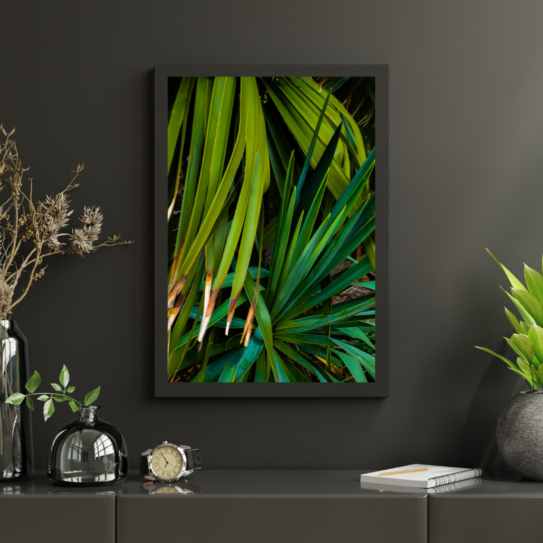 Black Minimalist Photo Frame Mockup Instagram Post.png