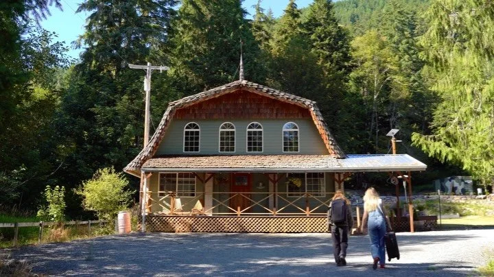 &mdash;&mdash; some moving postcards from my sister cabin trip with @aspen.a.b at @staycedarcrest 🫶

A getaway full of enjoying all the amenities Cedarcrest Cabin has to offer, trying new eateries, and watching kpop demon hunters before having one o