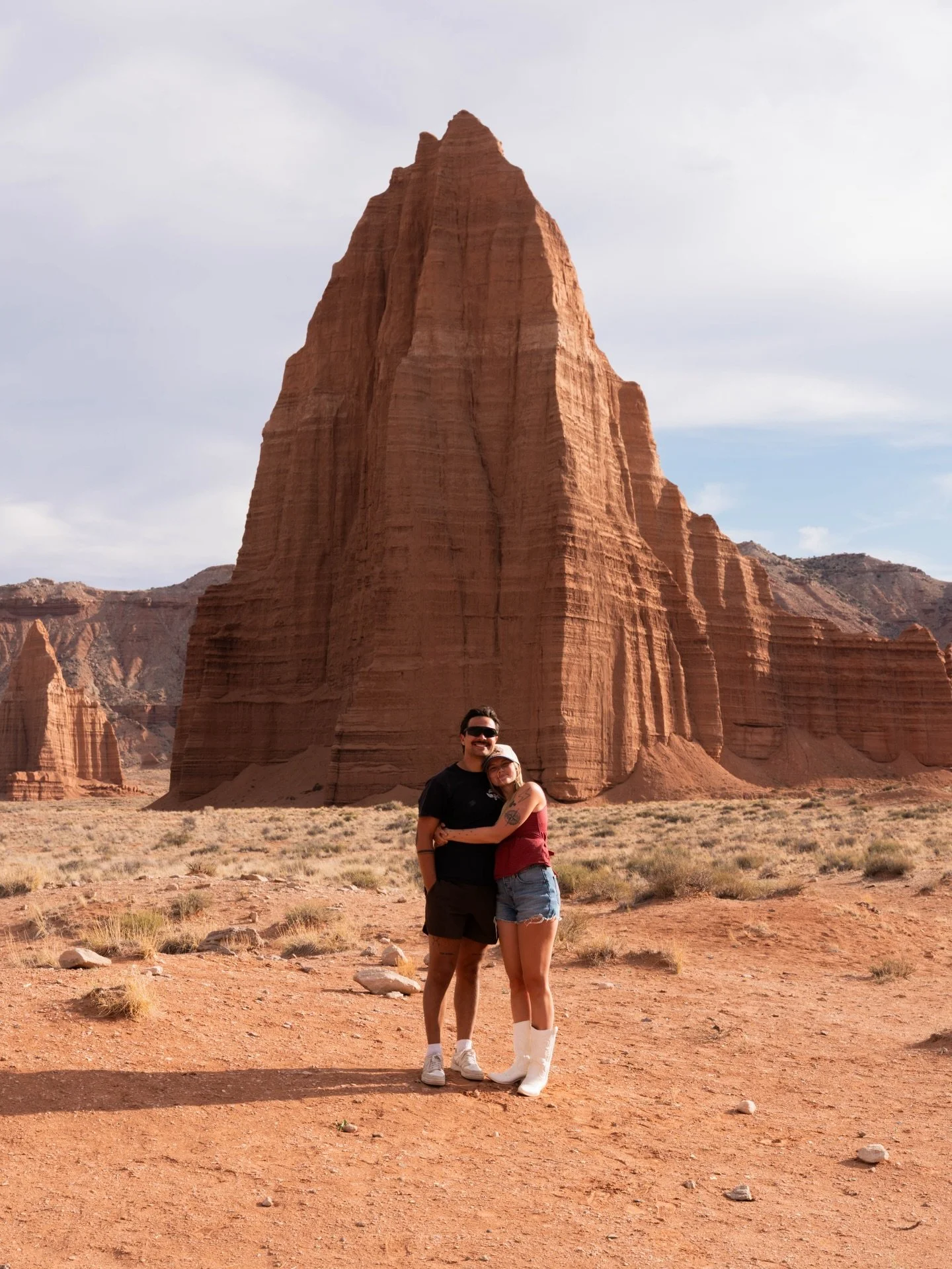 &mdash;&mdash; my kind of temple 🏜️🤎

📍Temple of the Sun and Moon

#americansouthwest #mightyfive #travelphotography
#capitolreefnationalpark #nationalparkroadtrip