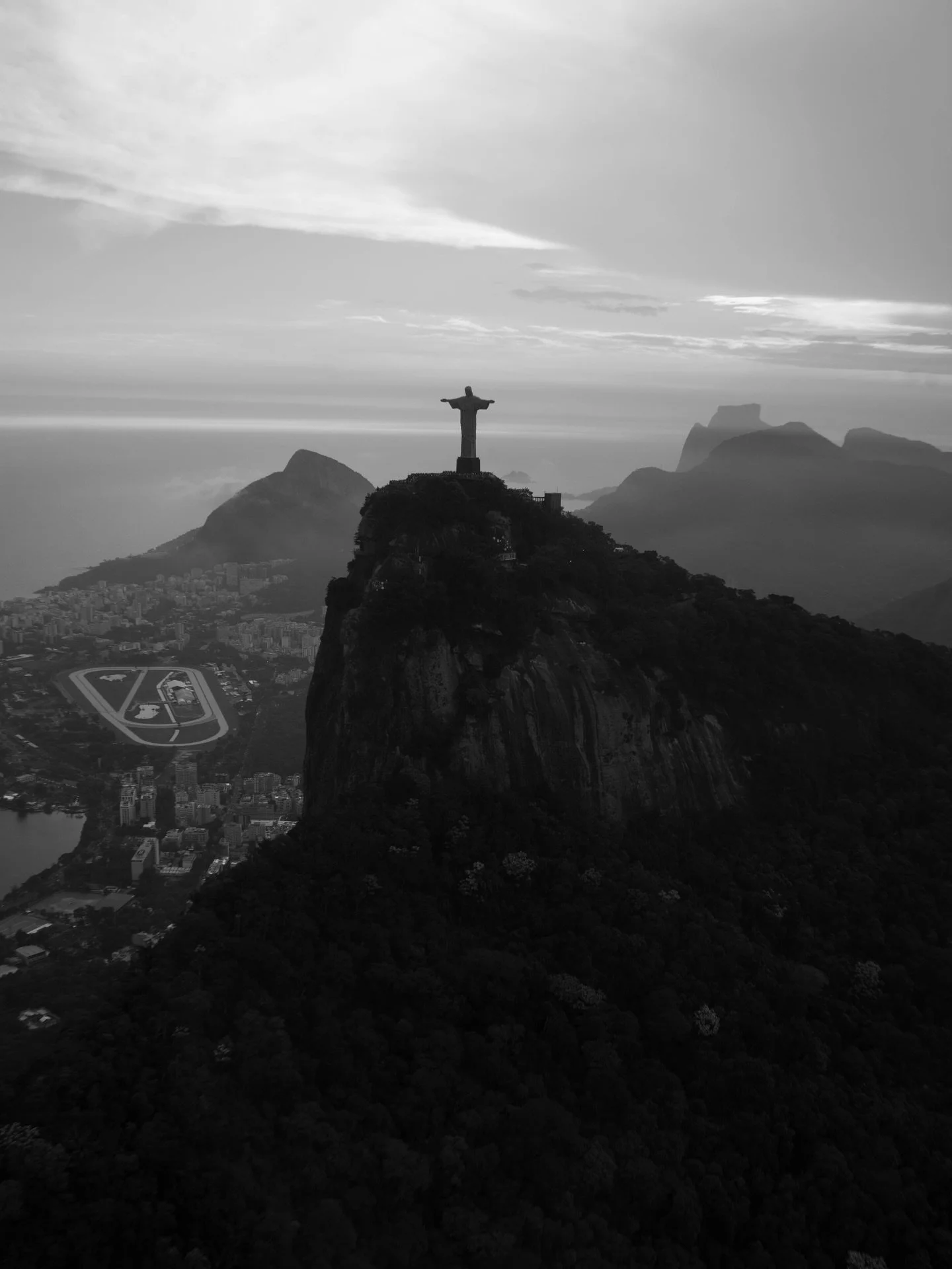&mdash;&mdash; no other helicopter ride will *ever* compete with how crazy and beautiful this one was 🇧🇷

Going up to Christ the Redeemer earlier that day and then seeing it from the air during sunset AH this was such a dream come true. Rio de Jane