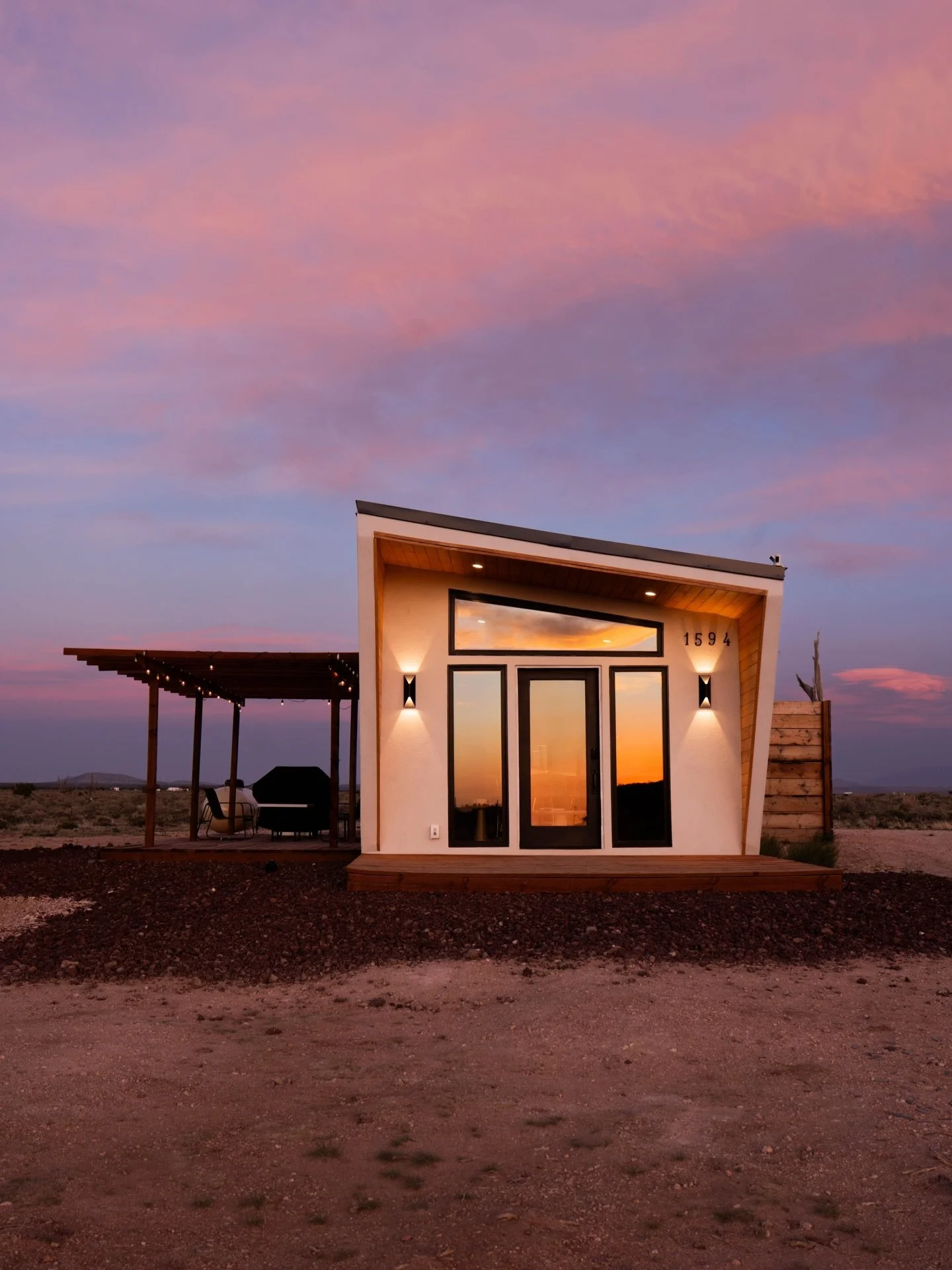 Say hi to our next stay of the Great American Road Trip &mdash; @stargazinghomes! 🌌

This eco-friendly tiny home is located less than 30 mins from Grand Canyon NP and has everything you need to enjoy a secluded little getaway. It&rsquo;s off-grid an