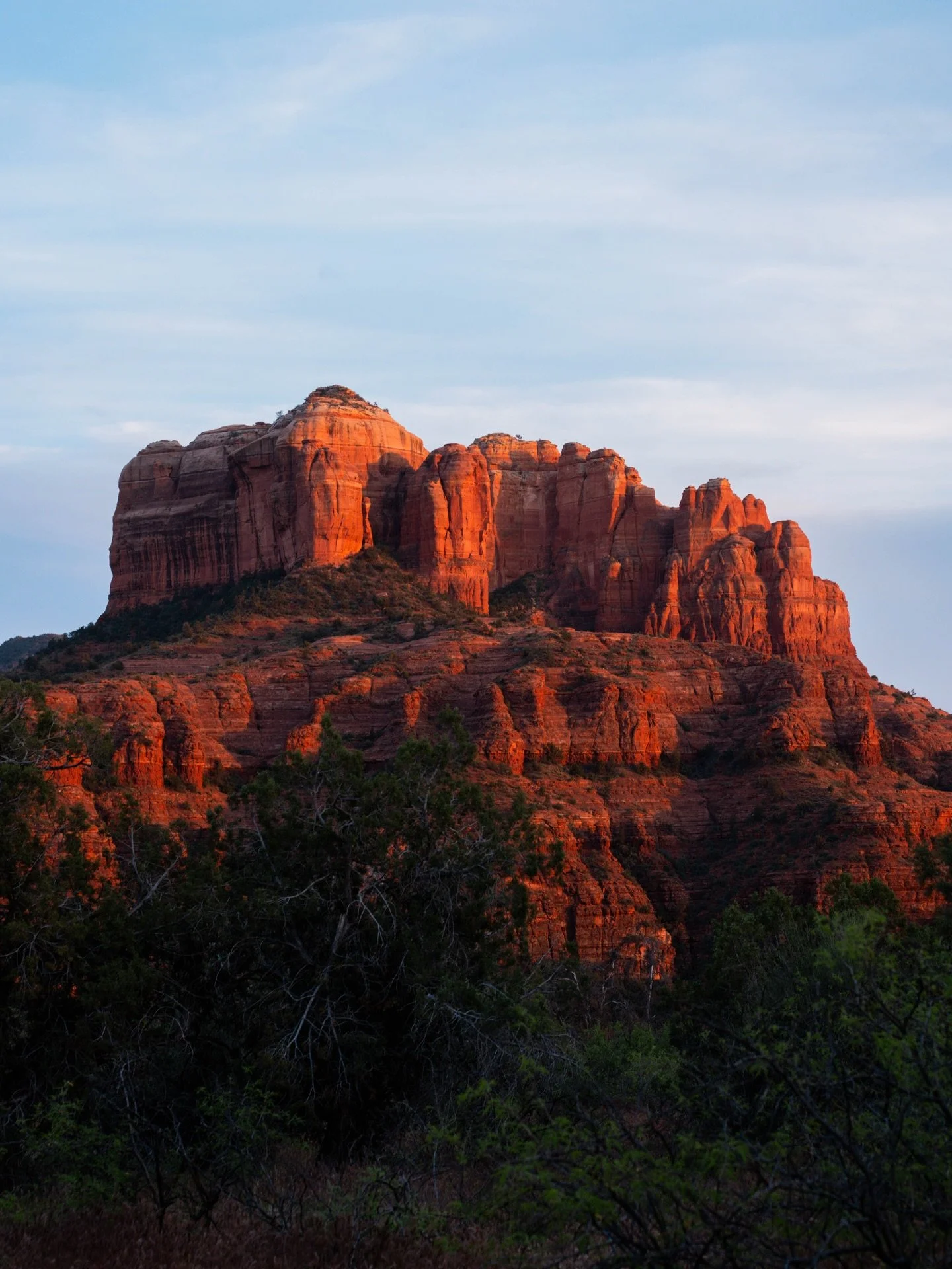 &mdash;&mdash; a sweet sedona getaway 🏜️

The way the rocks GLOW here is such a sight to see and I always love coming here and exploring the gorgeous nature that Sedona has to offer. I&rsquo;ll definitely be back!! :)

Big thank you to @wildflowerin
