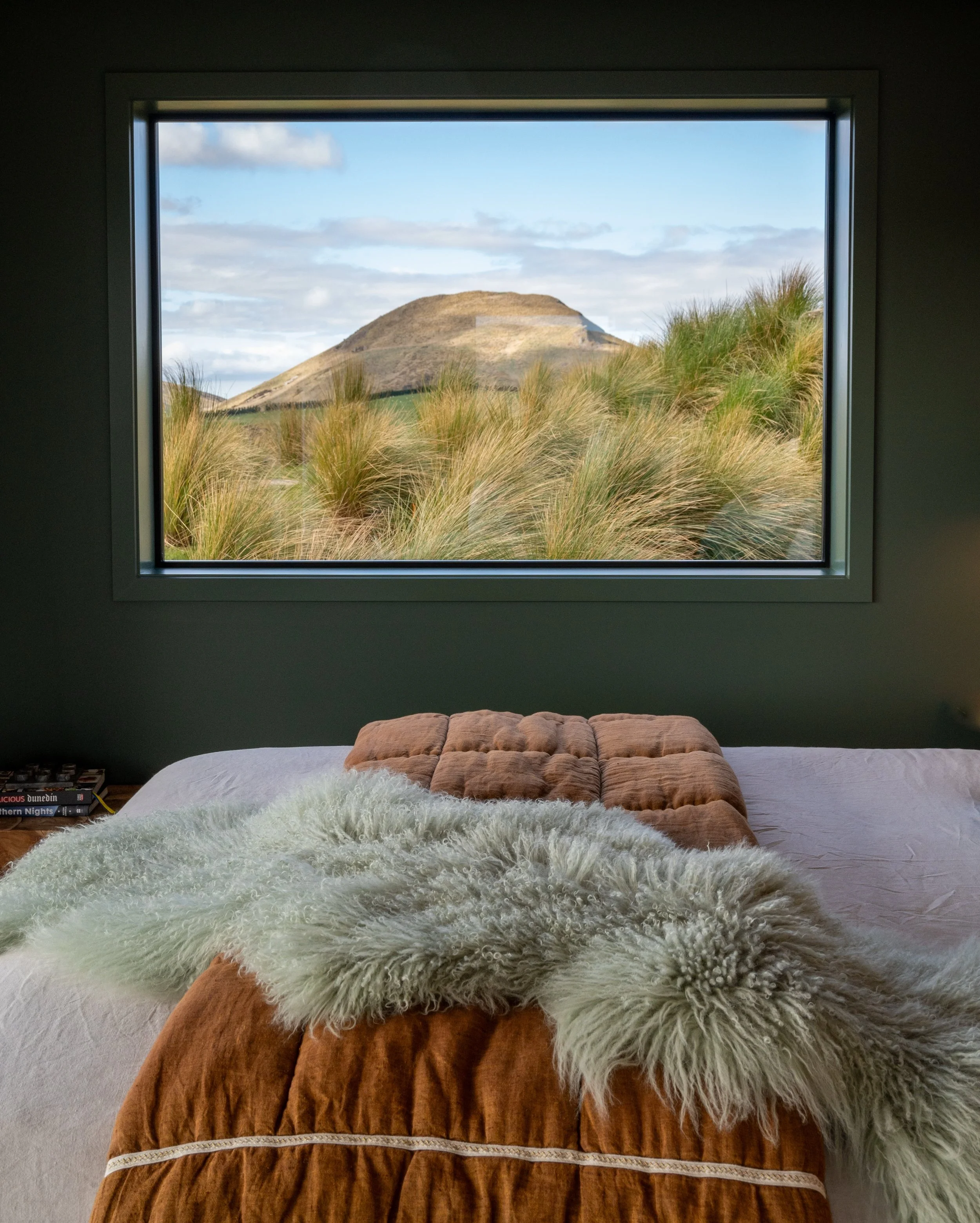 May I introduce my favorite stay of all time&hellip;@fallow.ridge.retreat 🌿

Unobstructed views, the dreamiest shower I&rsquo;ve ever been in, delicious food, a floating fireplace, and stunning design are just a few of the details that make this sta