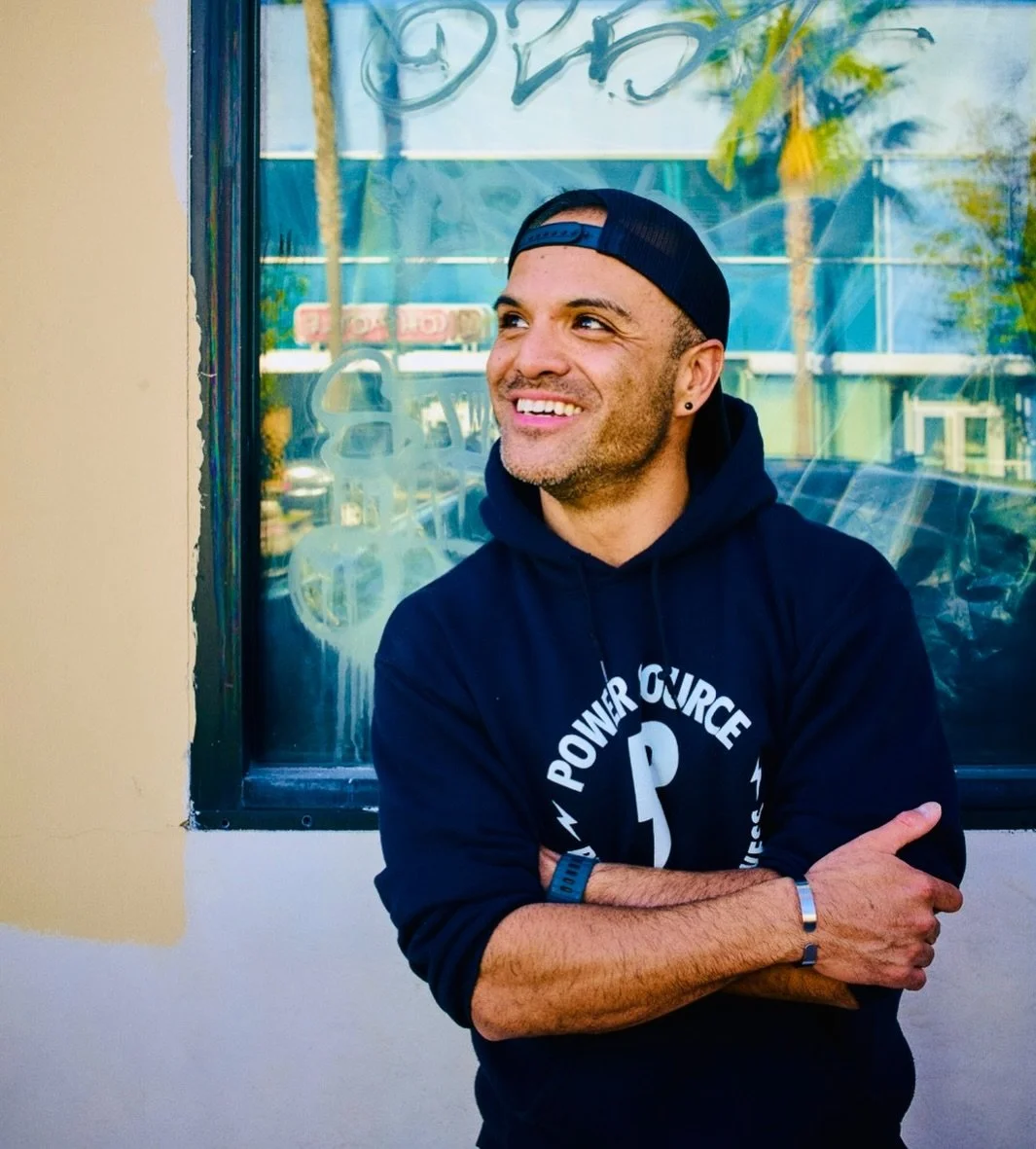 Sun up.. heart open. ☺️ Life has been stretching me lately, but movement always brings me back to myself. It all works out and I&rsquo;m humbled with it all. 

#fortunatesoul #livinginthemoment #joyfulheart