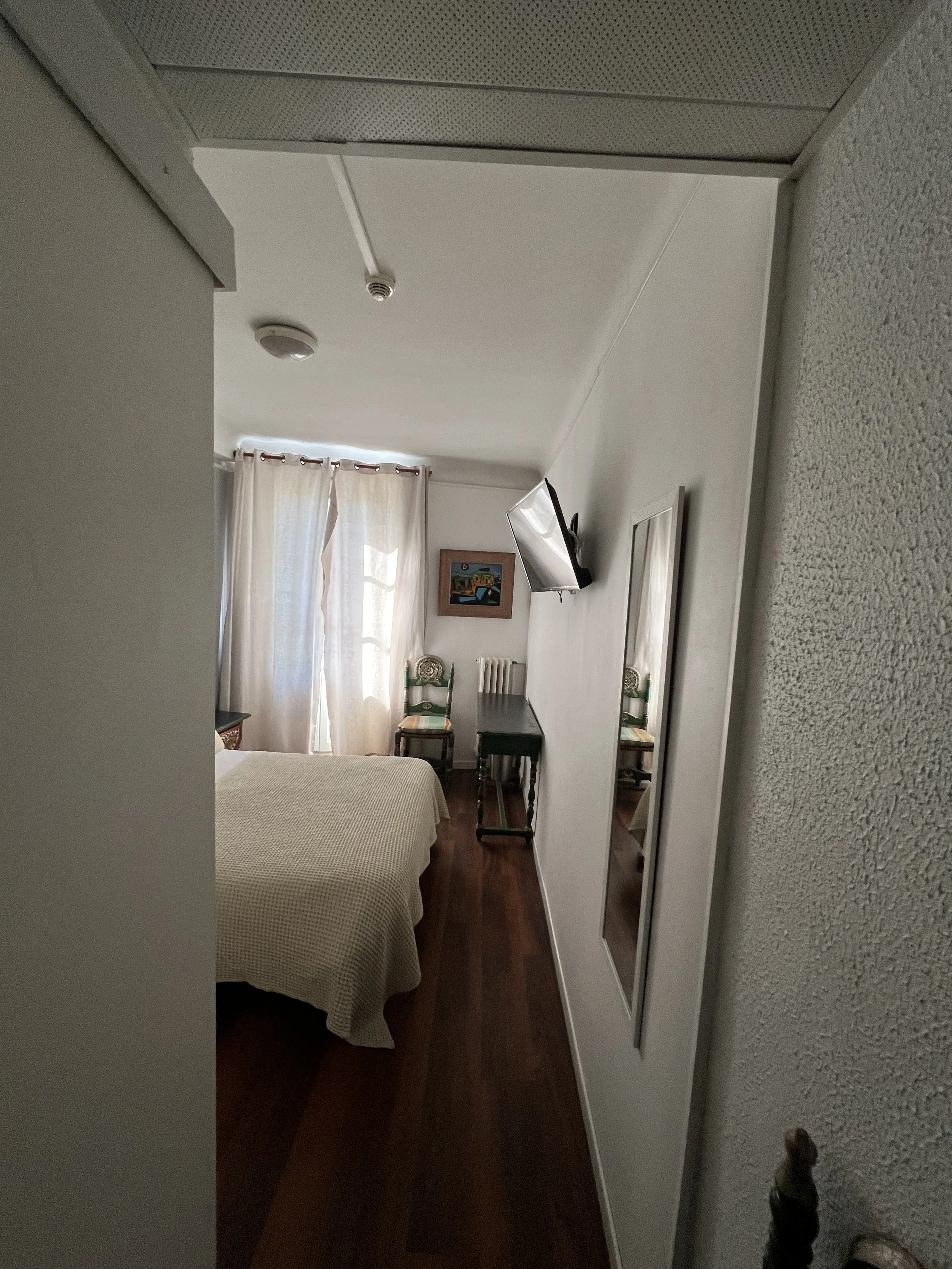 Hotel des Templiers Bedroom Entrance View.JPG