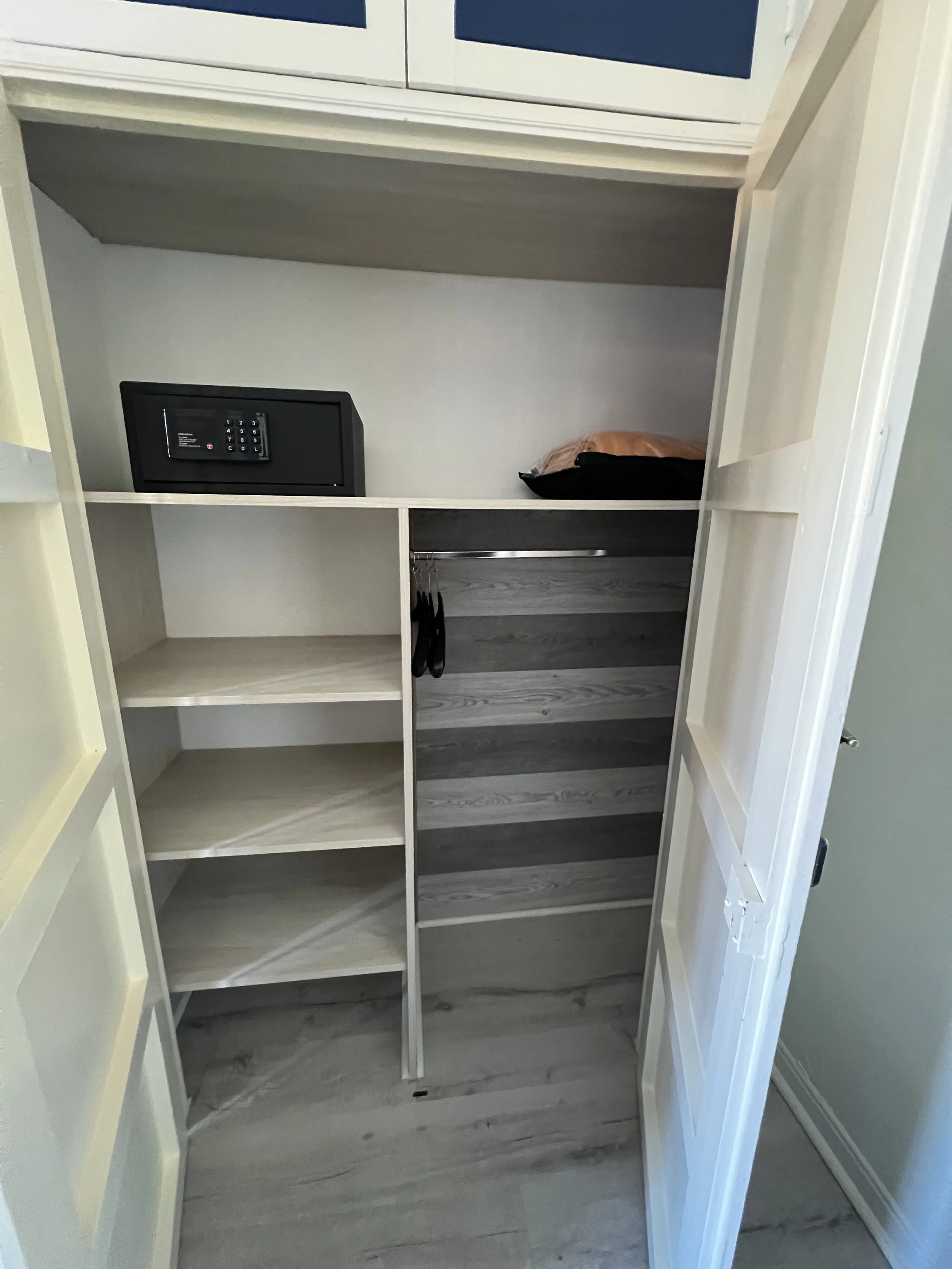 Mas des Citronniers Hotel Collioure Cupboard.JPG