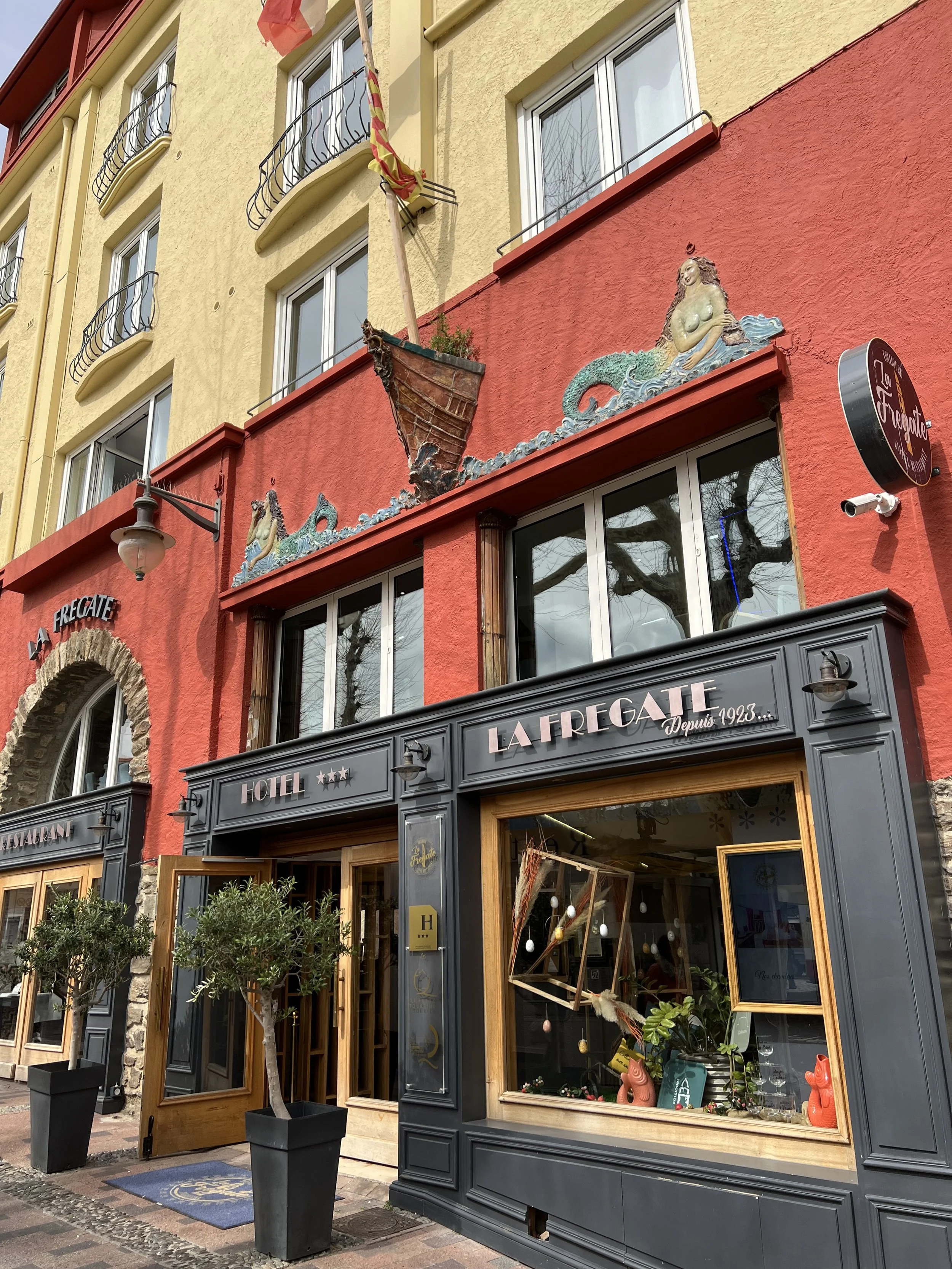 La Fregate Hotel Restaurant Collioure Front.JPG