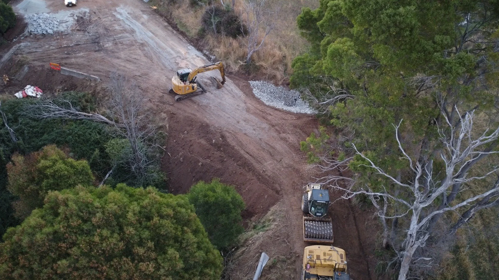 🚧 Project Update | Landslips Part 2 🚧

Great progress to share on our Landslips Part 2 works for @wellingtonshirevic.
 
✅ All works are now complete and roads are open to the public:
Buttner&rsquo;s Saddler Track (across six sites)
Bulga Park Road 